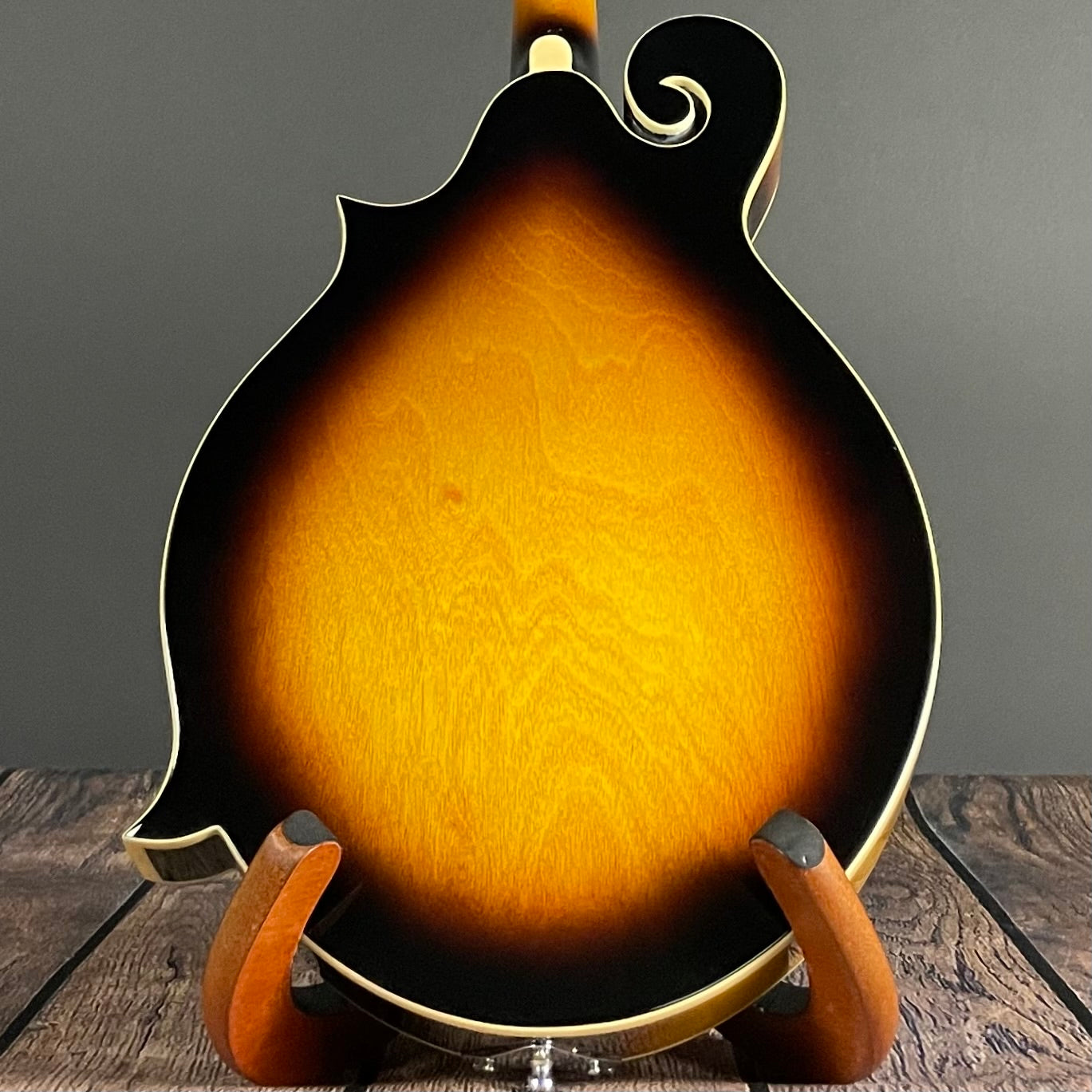 Gold Tone GM-35: F-Style Mandolin with Case - Metronome Music Inc.