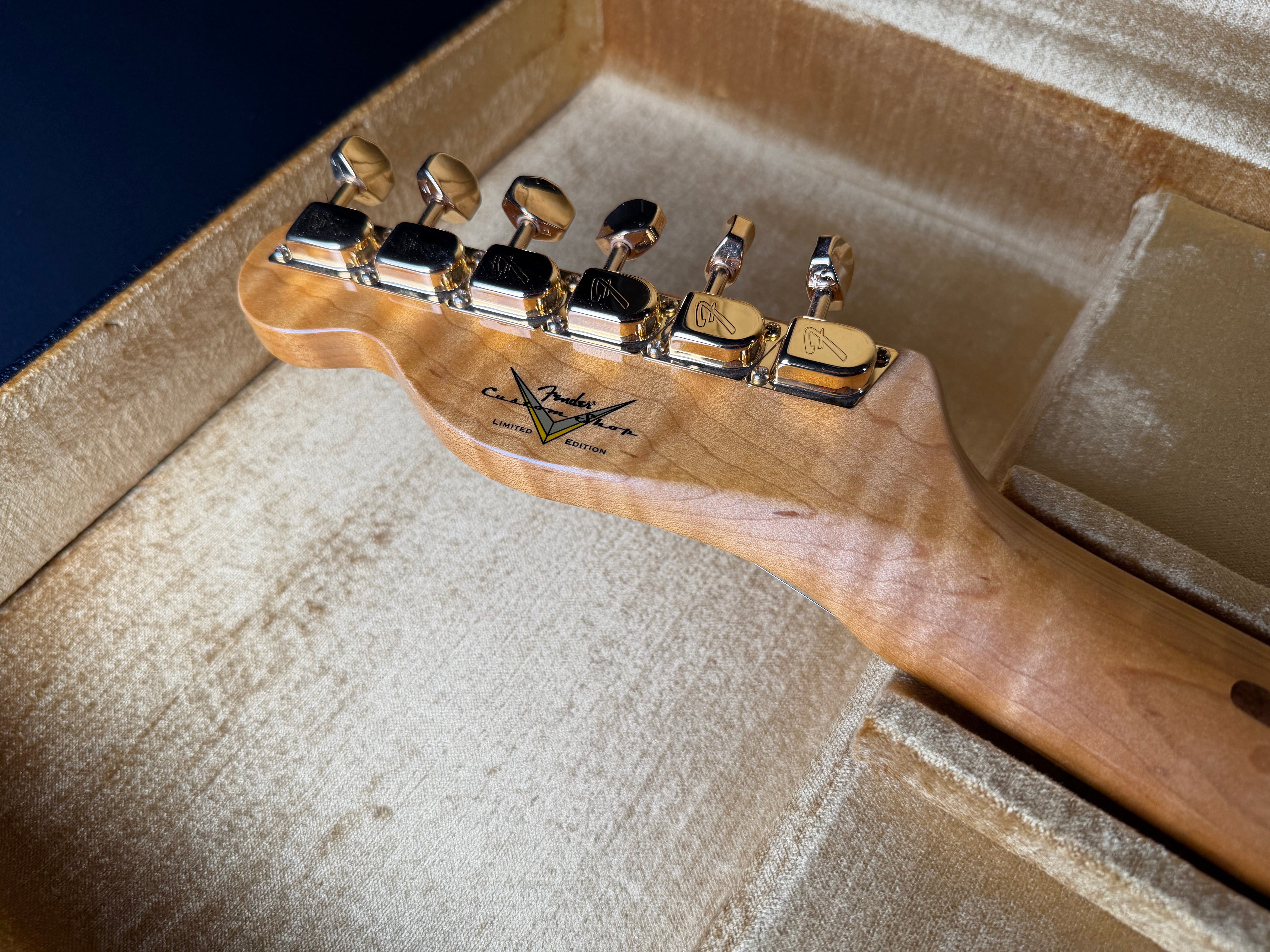 Fender Custom Shop Custom Deluxe Flame Telecaster - Emerald Green Transparent - Metronome Music Inc.