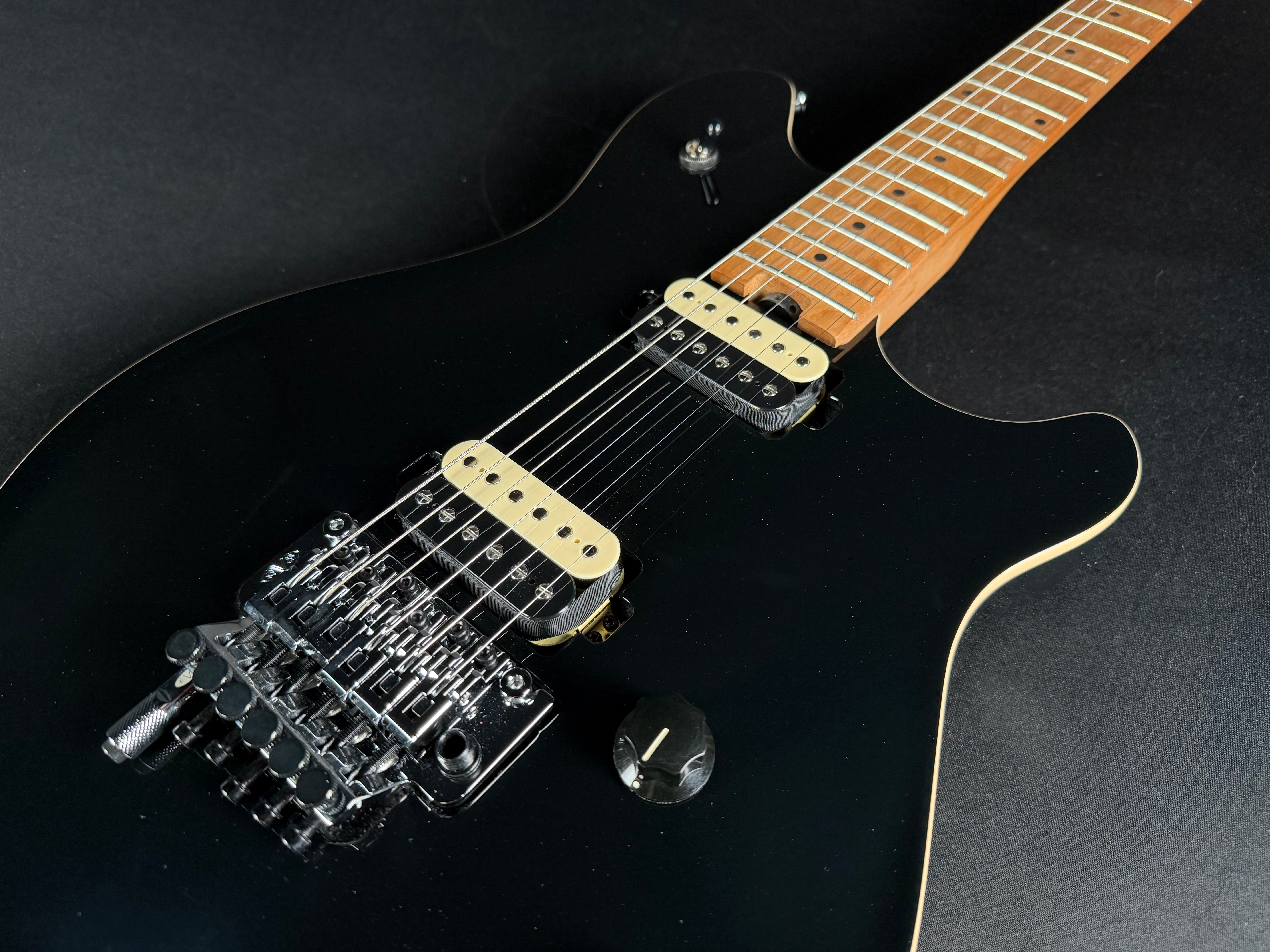 EVH Wolfgang Special, Baked Maple - Black - Metronome Music Inc.