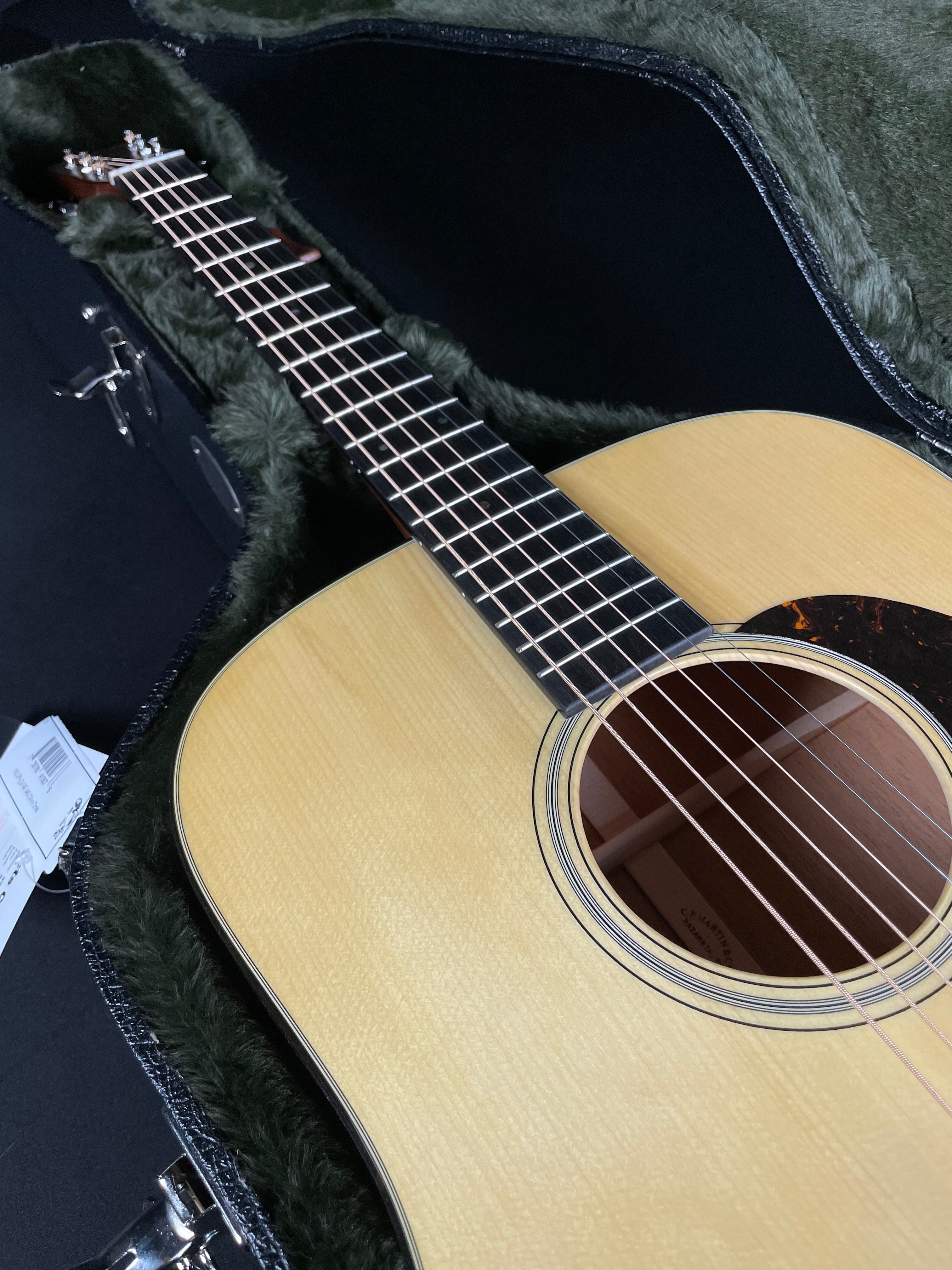 Martin Custom Shop D-18 w/Hardshell Case - Natural (2025)