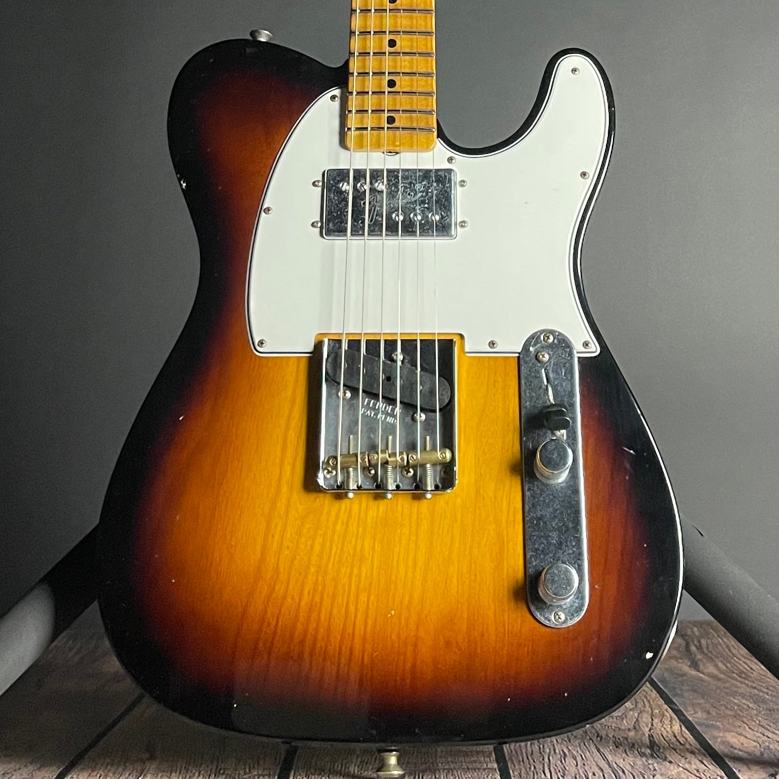 Fender Custom Shop Postmodern Telecaster, Journeyman- Wide Fade 2-Color Sunburst (7lbs 6oz) - Metronome Music Inc.
