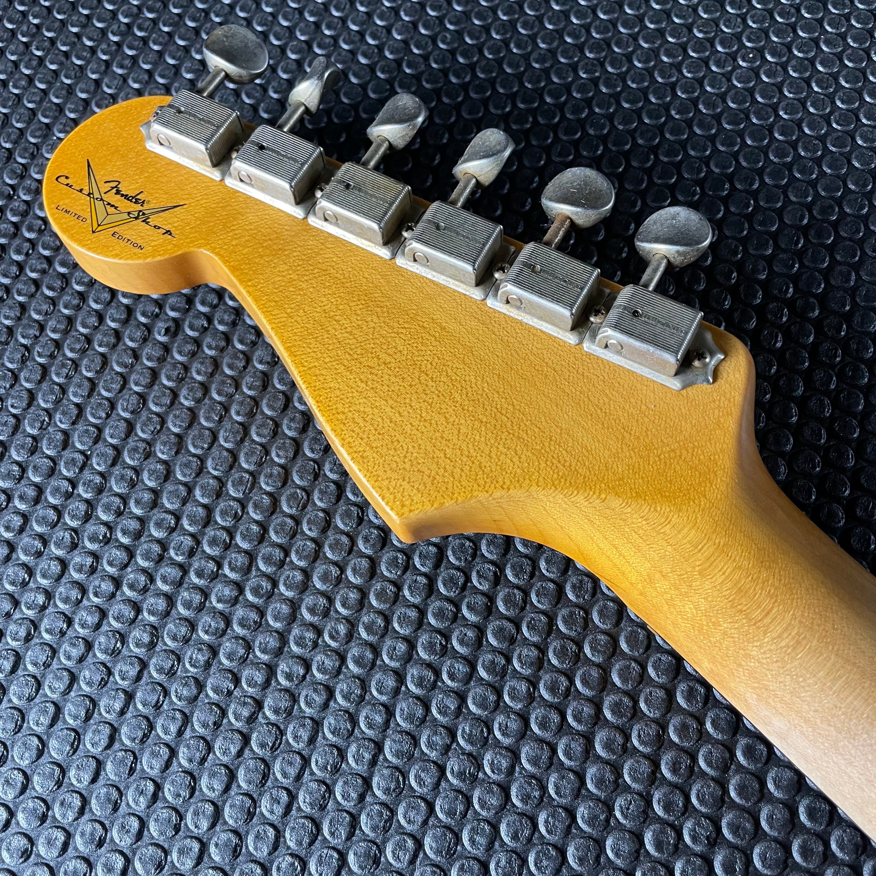 Fender Custom Shop LTD 1964 Stratocaster, Journeyman- Aged Sonic Blue - Metronome Music Inc.