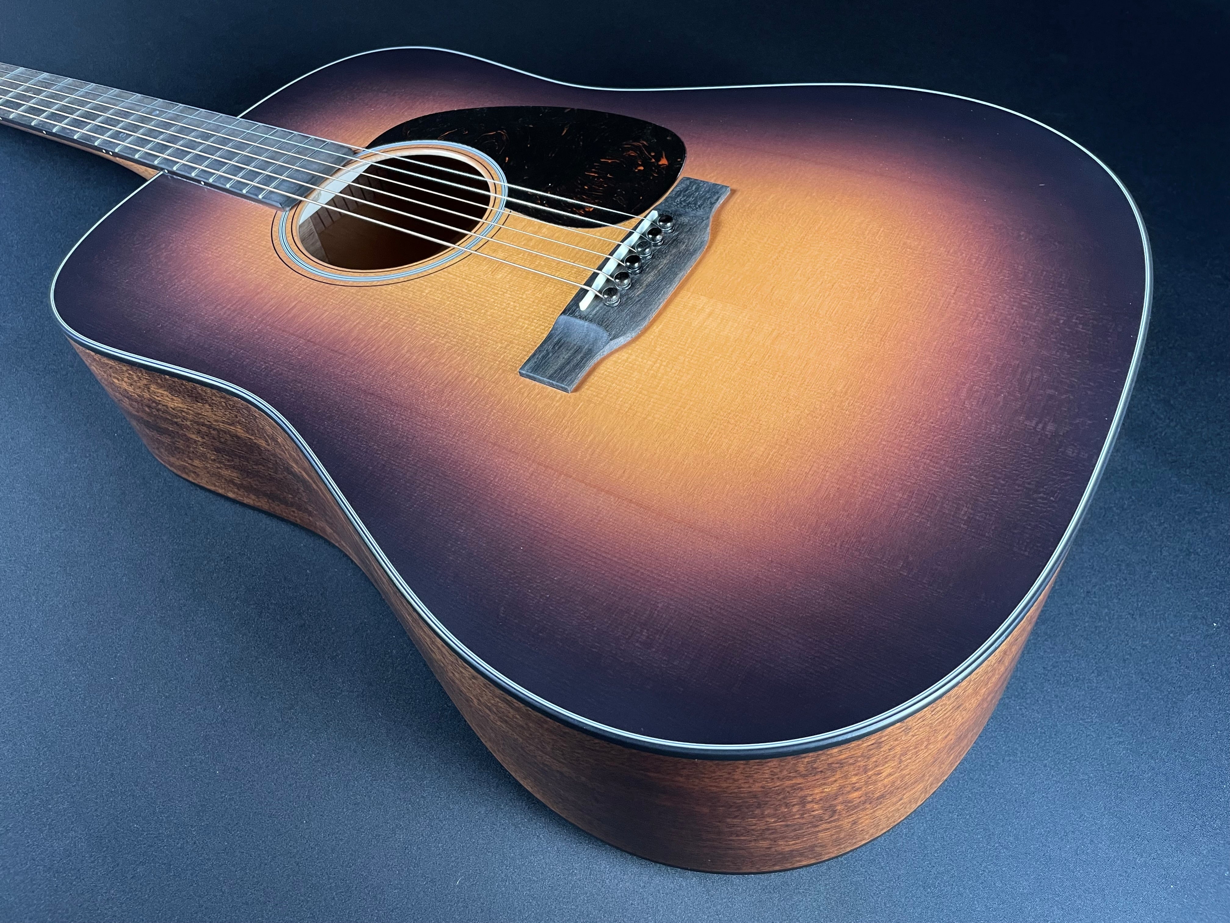 Martin D-18 Standard w/Hardshell Case - Satin 1935 Burst (2025) - Metronome Music Inc.