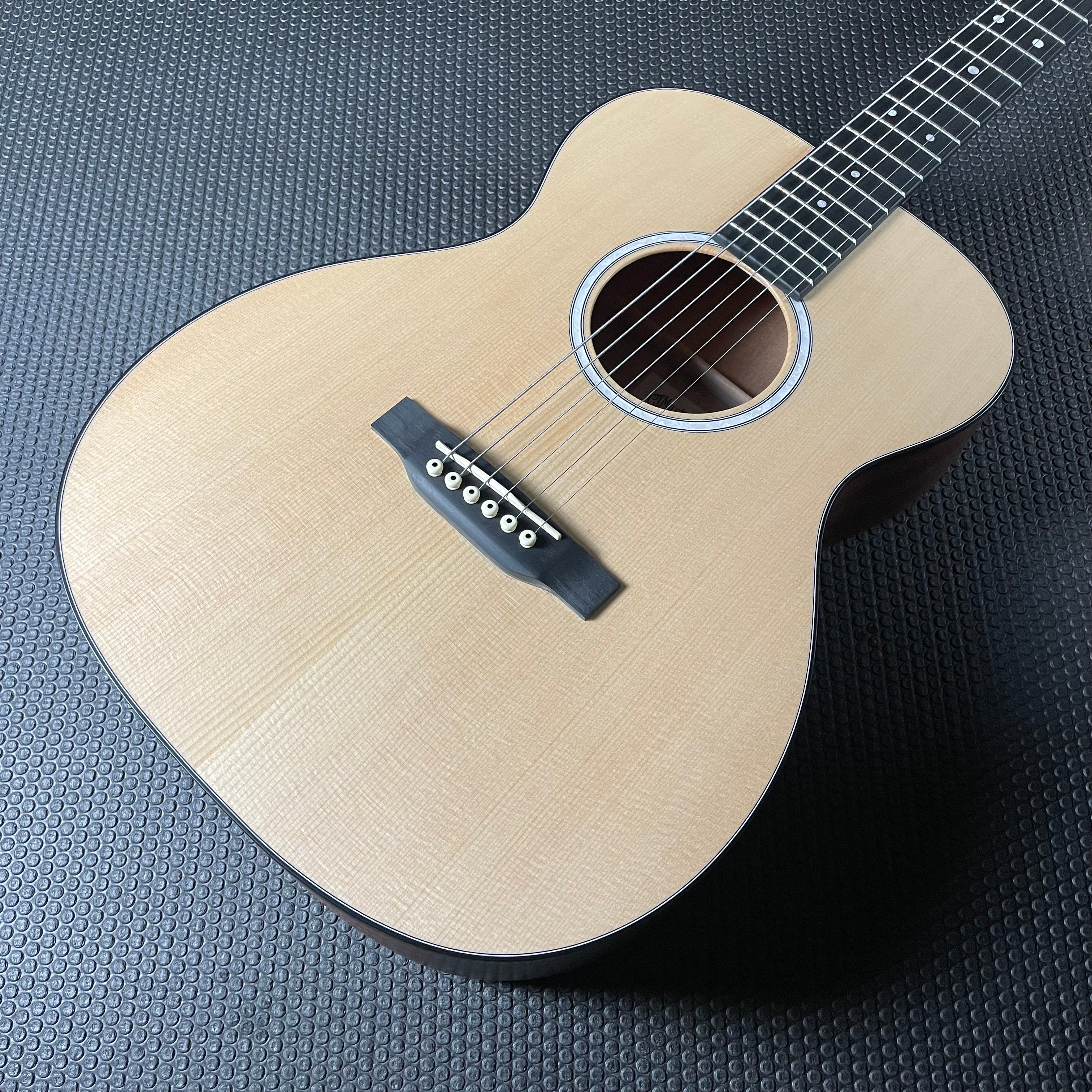 Martin 000Jr-10 Auditorium Junior w/Bag - Natural - Metronome Music Inc.