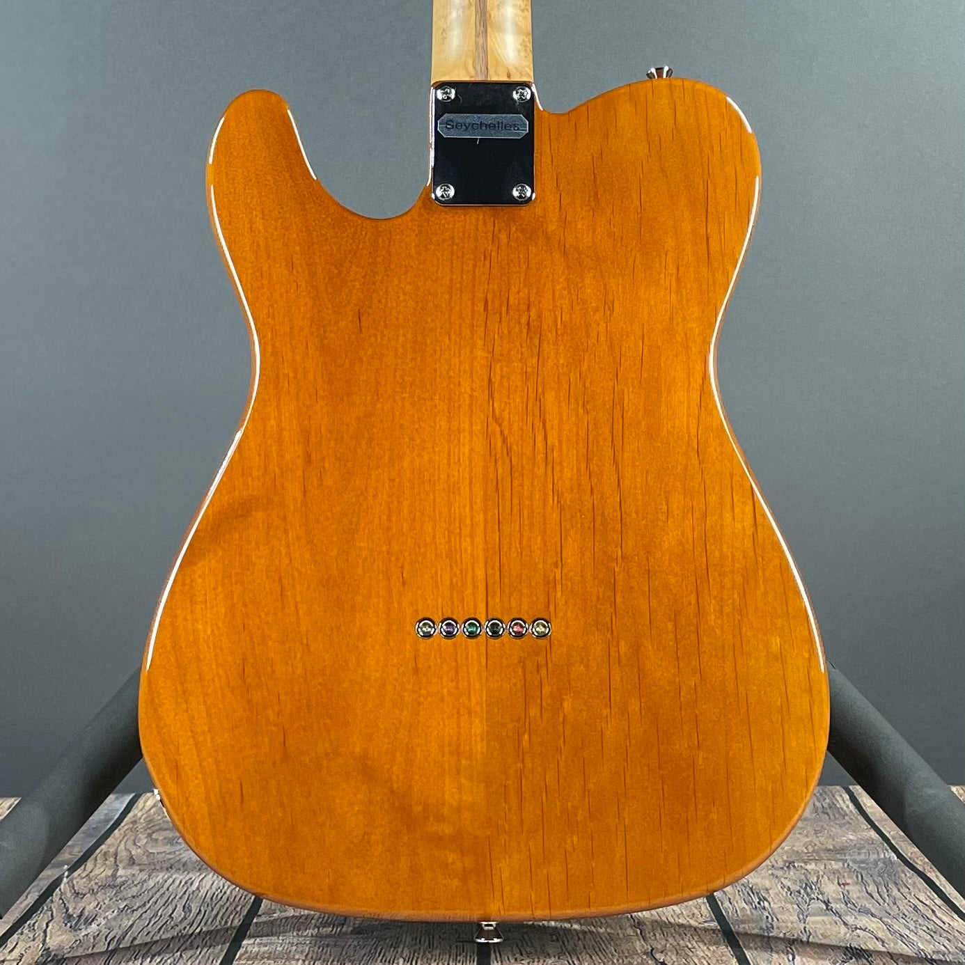 LsL Instruments T-Bone Deluxe Quilt Top, Birdseye Maple - Laguna Blue Gradient
