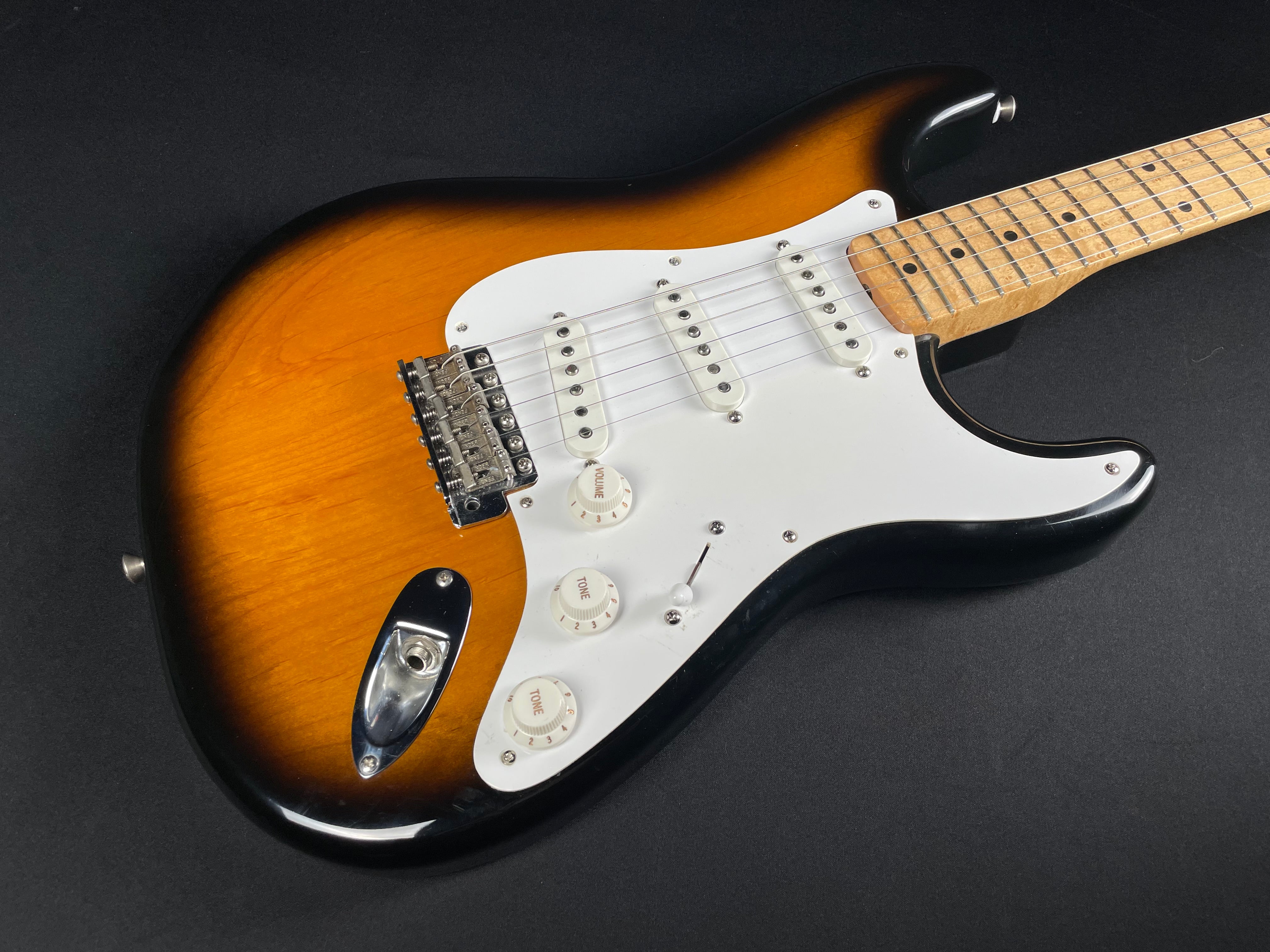 Fender Custom Shop 1954 Stratocaster, Birds Eye Maple - Sunburst (1994) - Metronome Music Inc.
