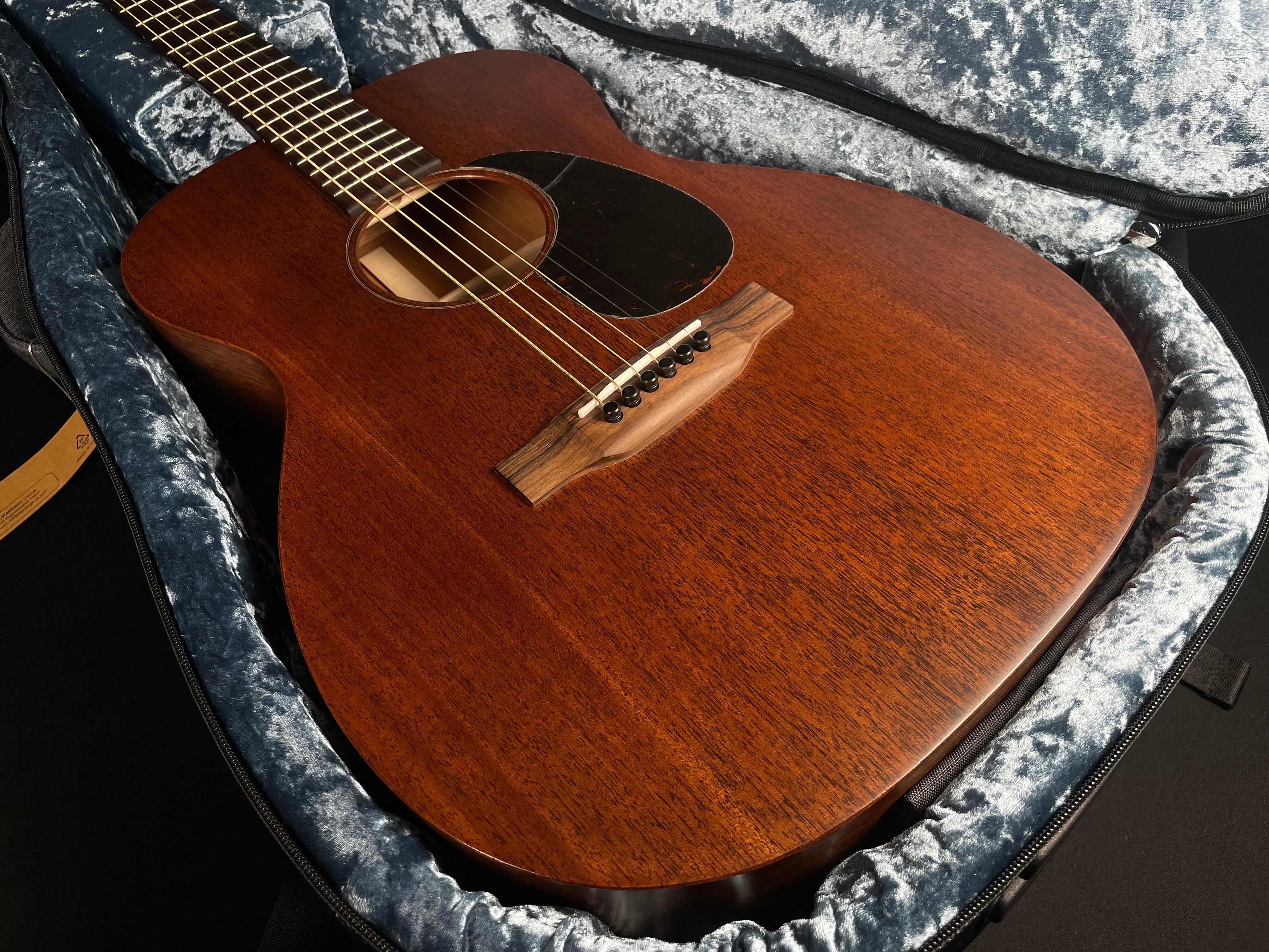 Martin 00-15M w/Softshell Case, Mahogany - Satin