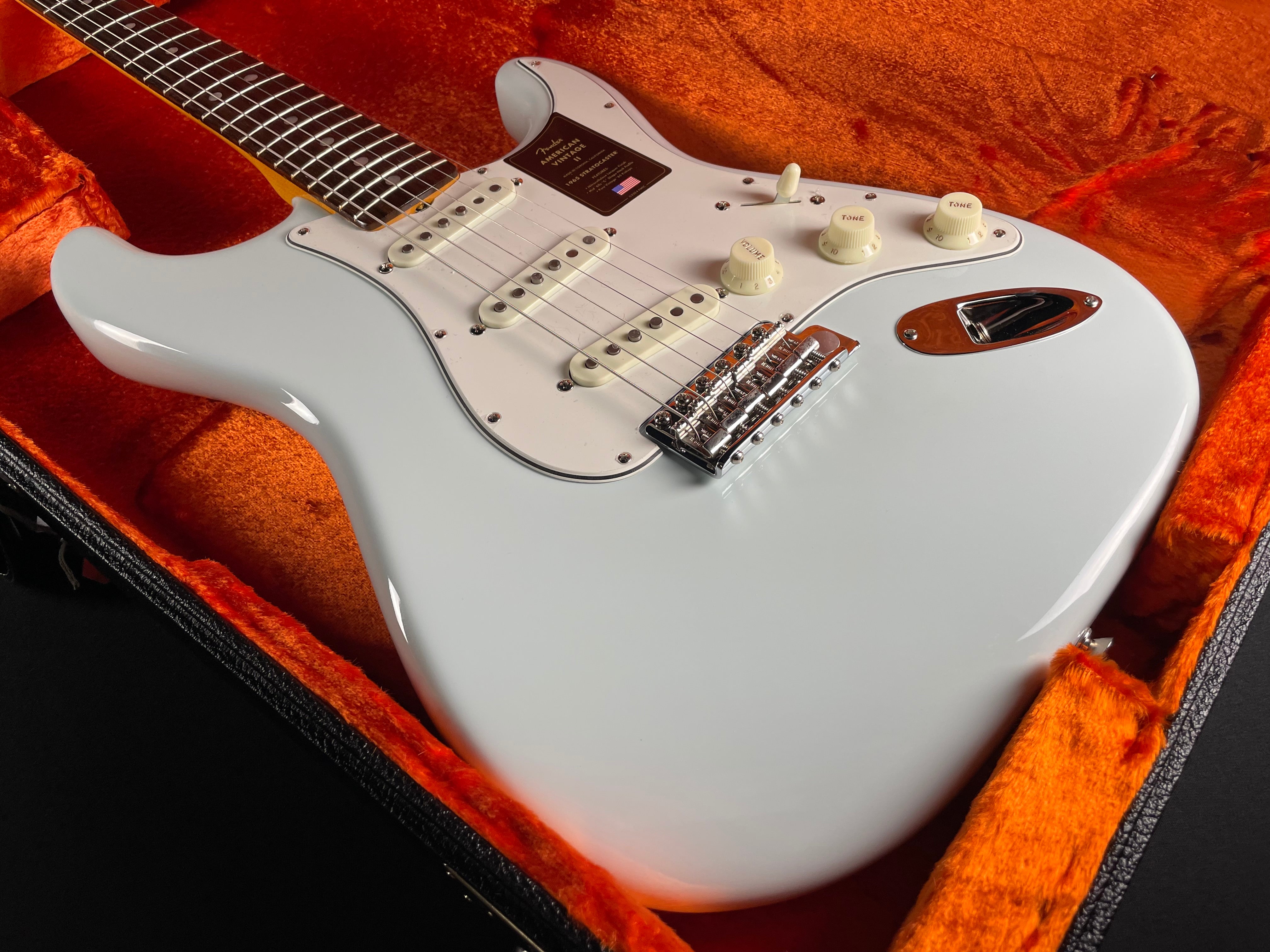 Fender American Vintage II 1965 Stratocaster Rosewood - Sonic Blue - Metronome Music Inc.