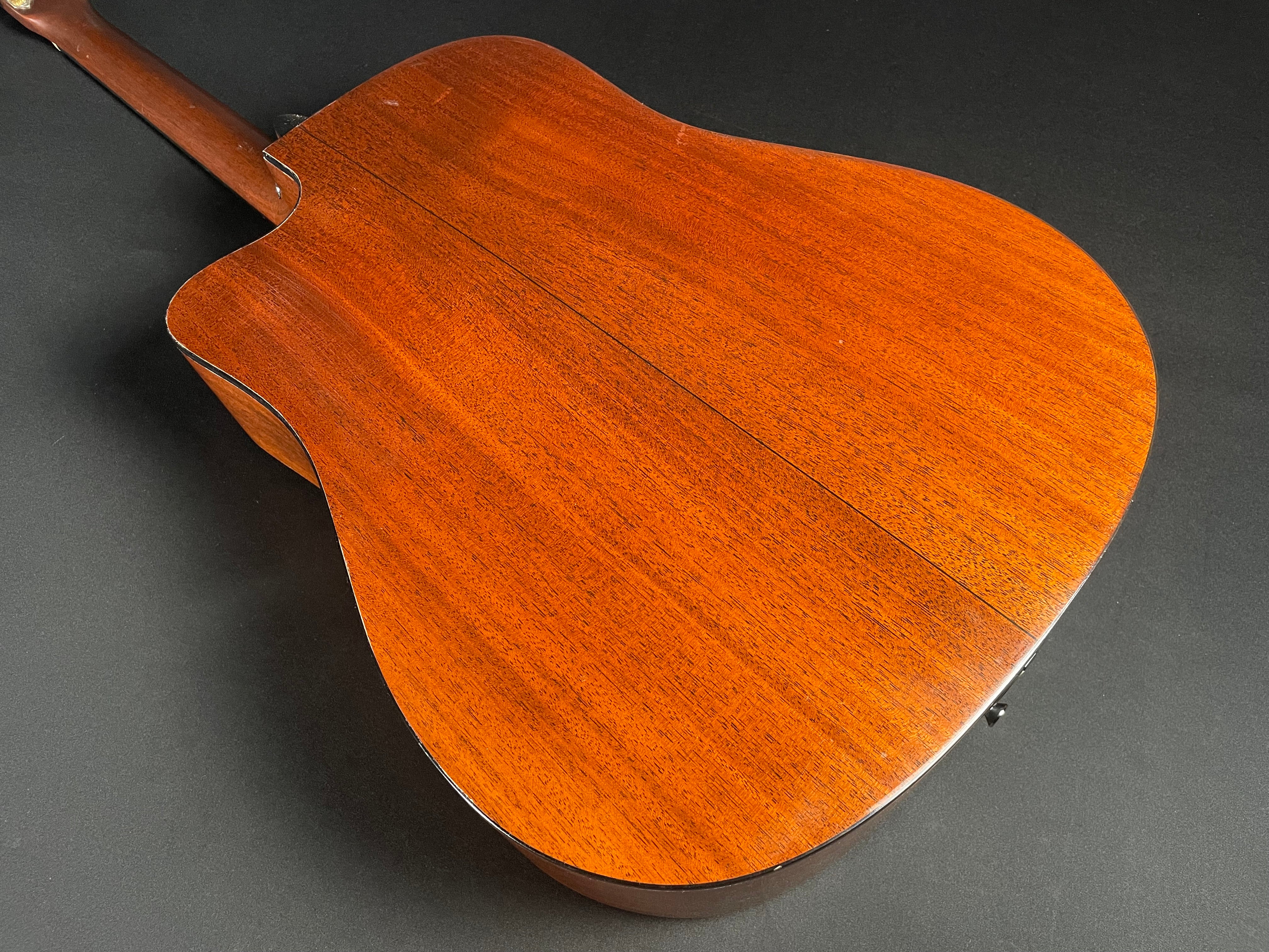 Martin DC-18E Standard w/OHSC - Natural (2016)