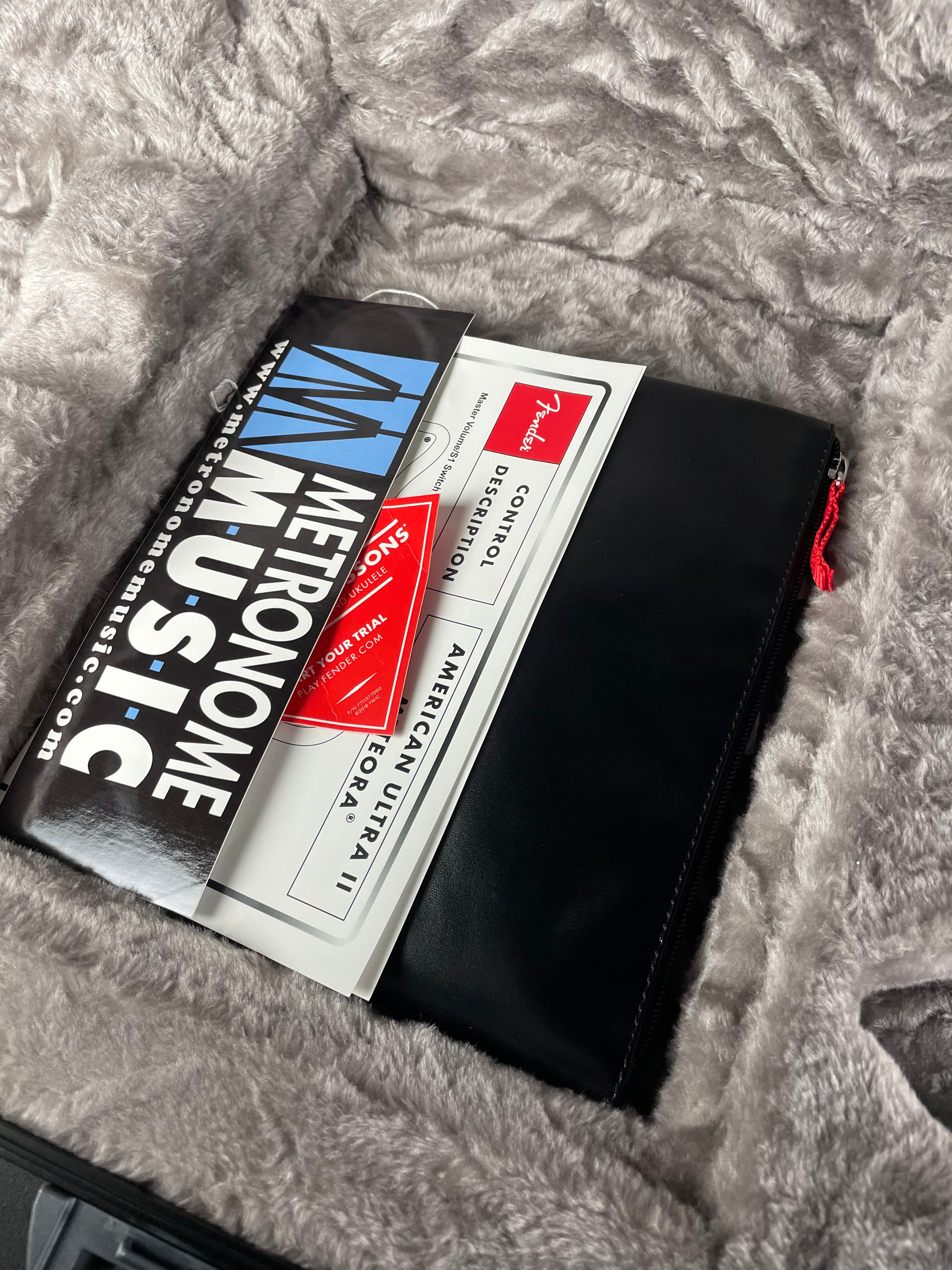 Fender American Ultra II Meteora - Avalanche - Metronome Music Inc.