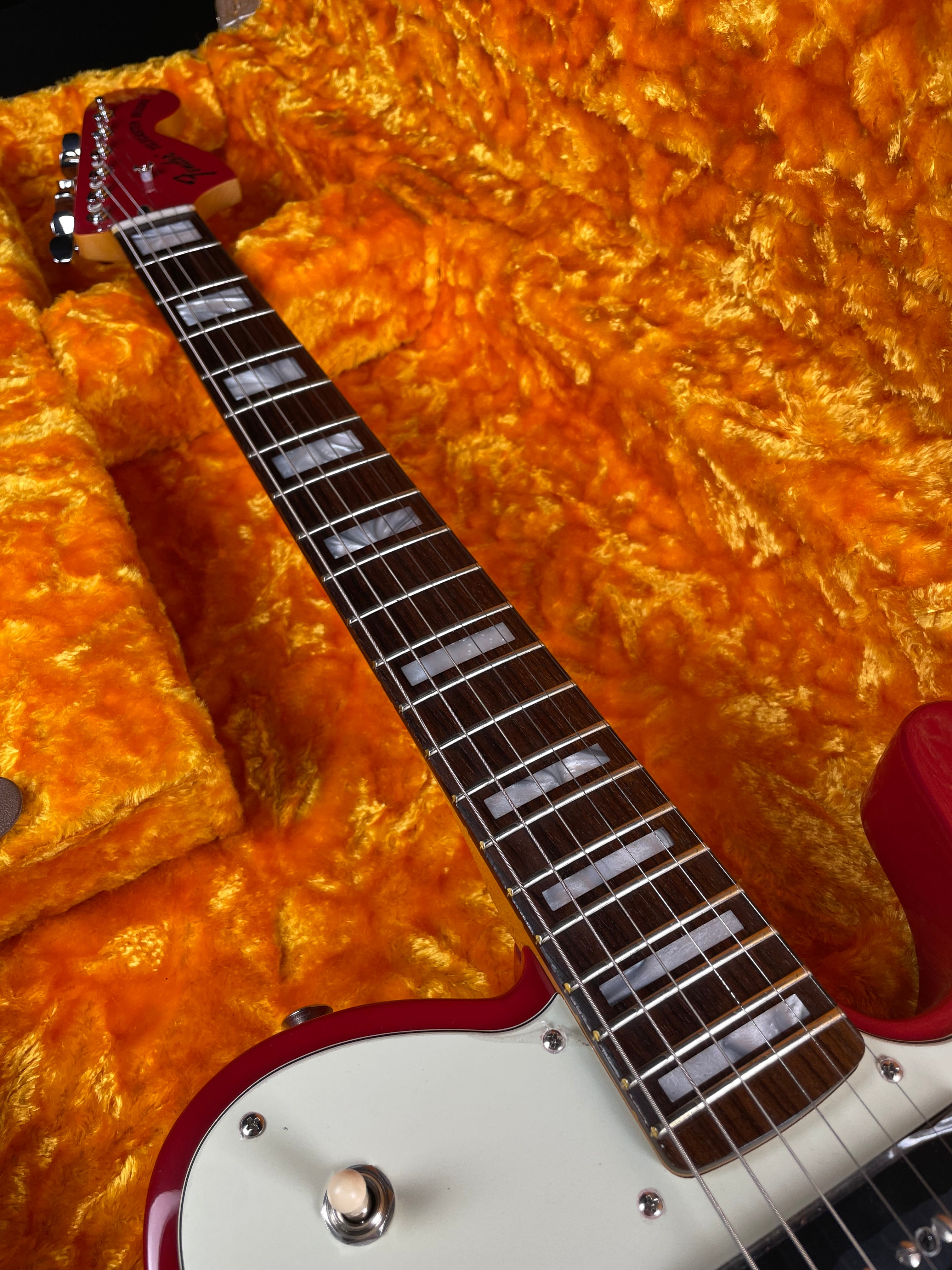 Fender Chris Shiflett Cleaver Telecaster Deluxe - Dakota Red - Metronome Music Inc.