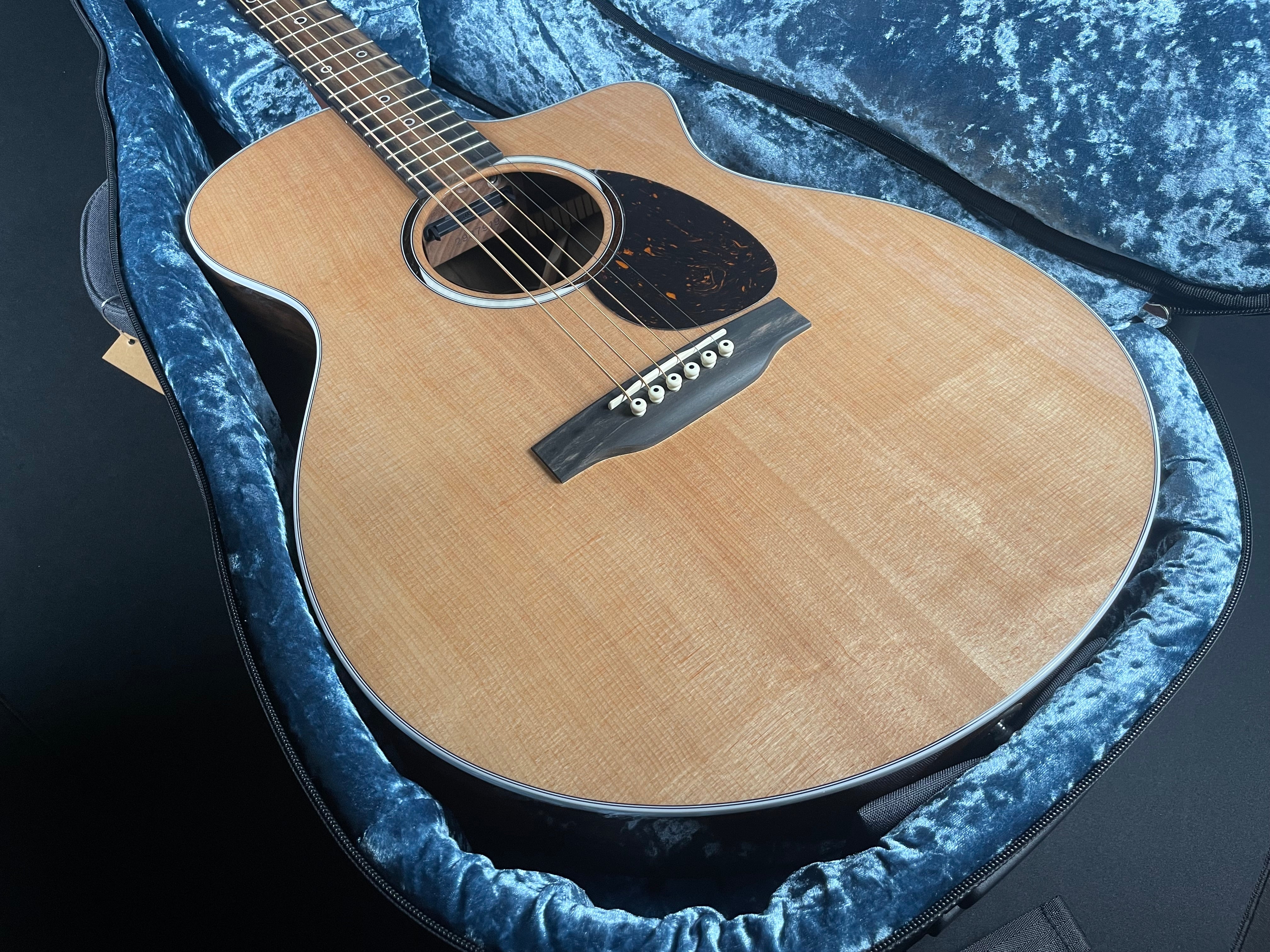 Martin SC-13E Special w/Soft-Shell Case- Natural (2025)