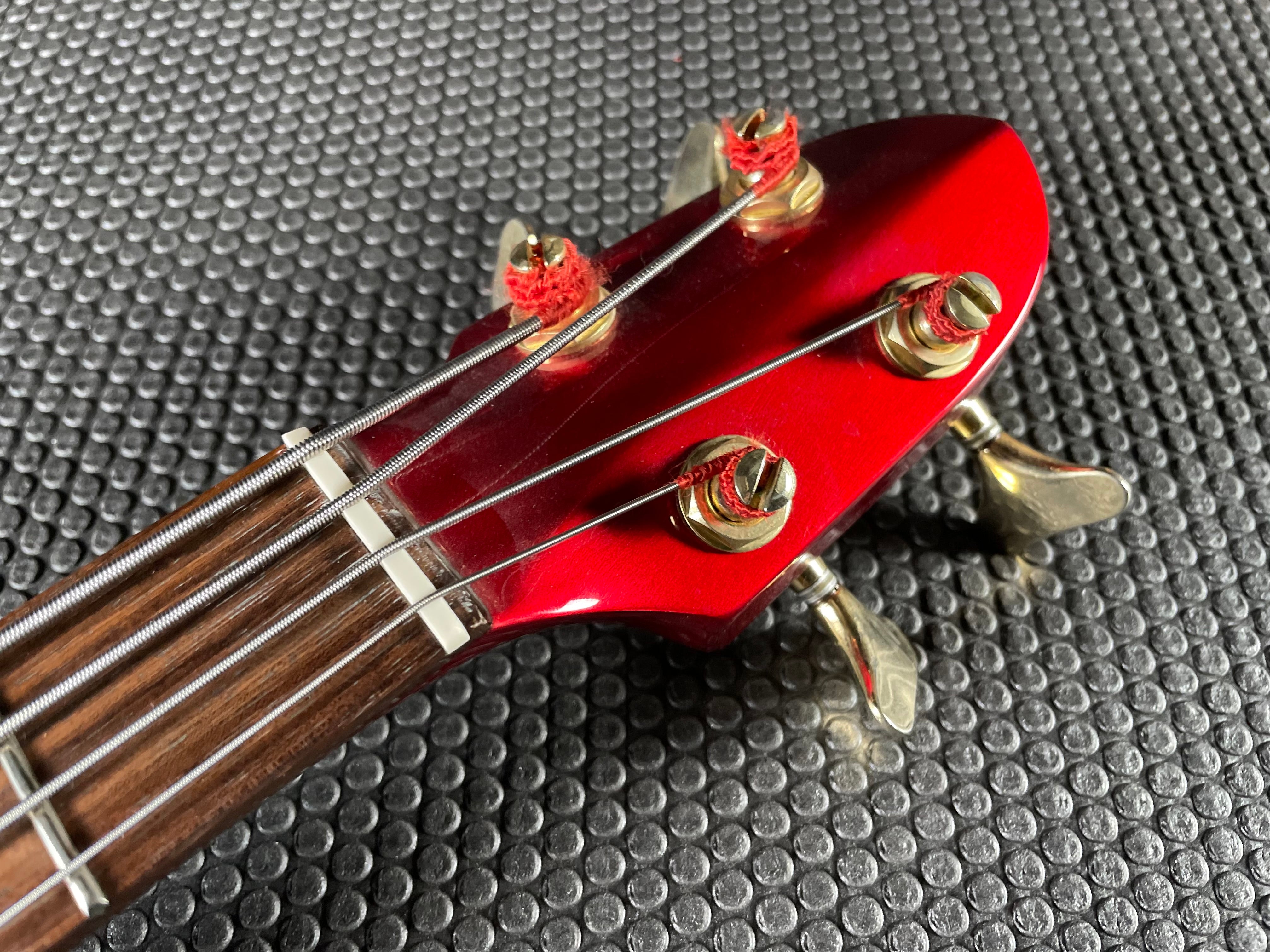 Yamaha Motion Bass MB-II w/OHSC, Taiwan - Red (1986) - Metronome Music Inc.