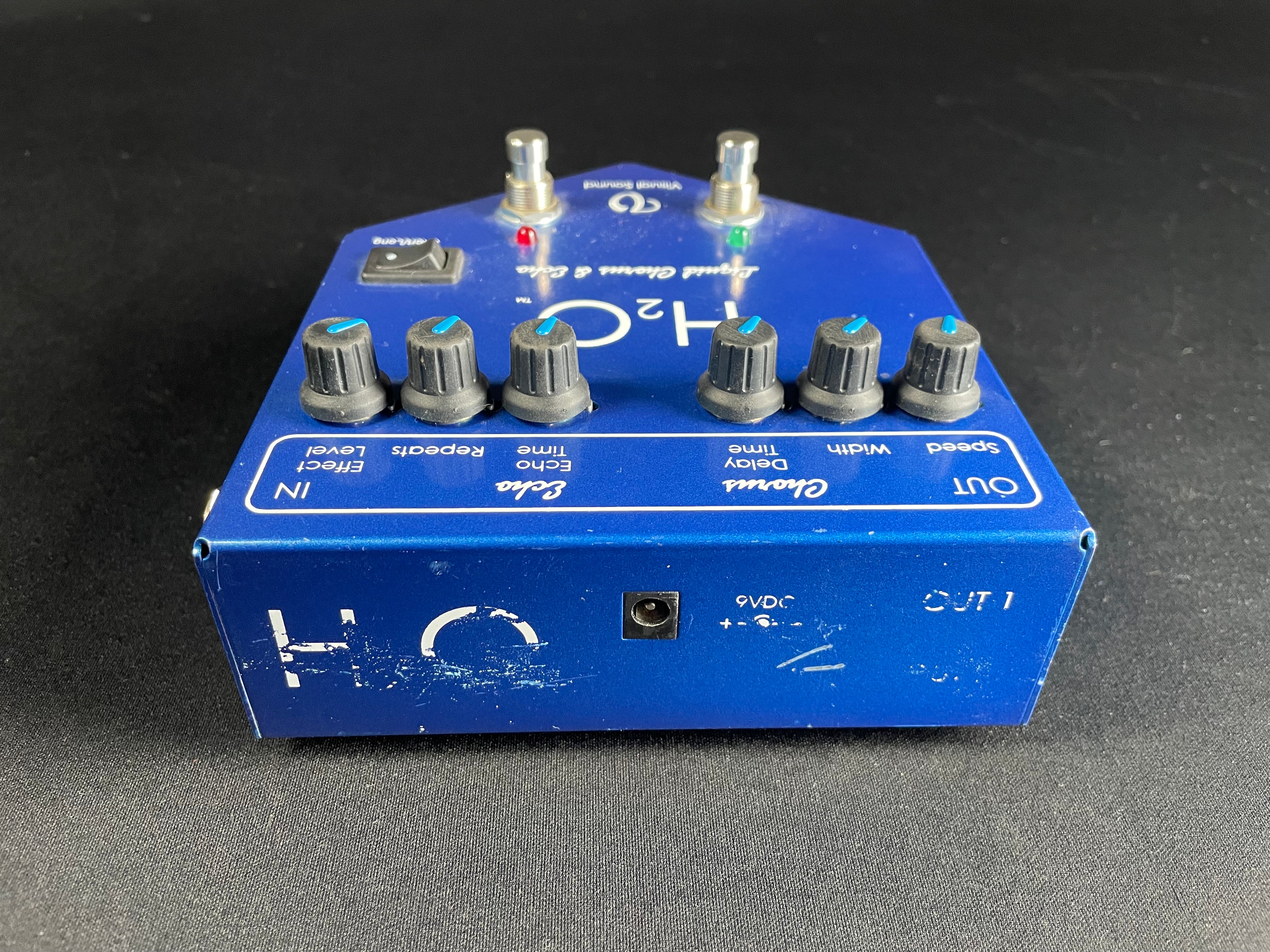 Visual Sound H2O Chorus and Echo - Metronome Music Inc.