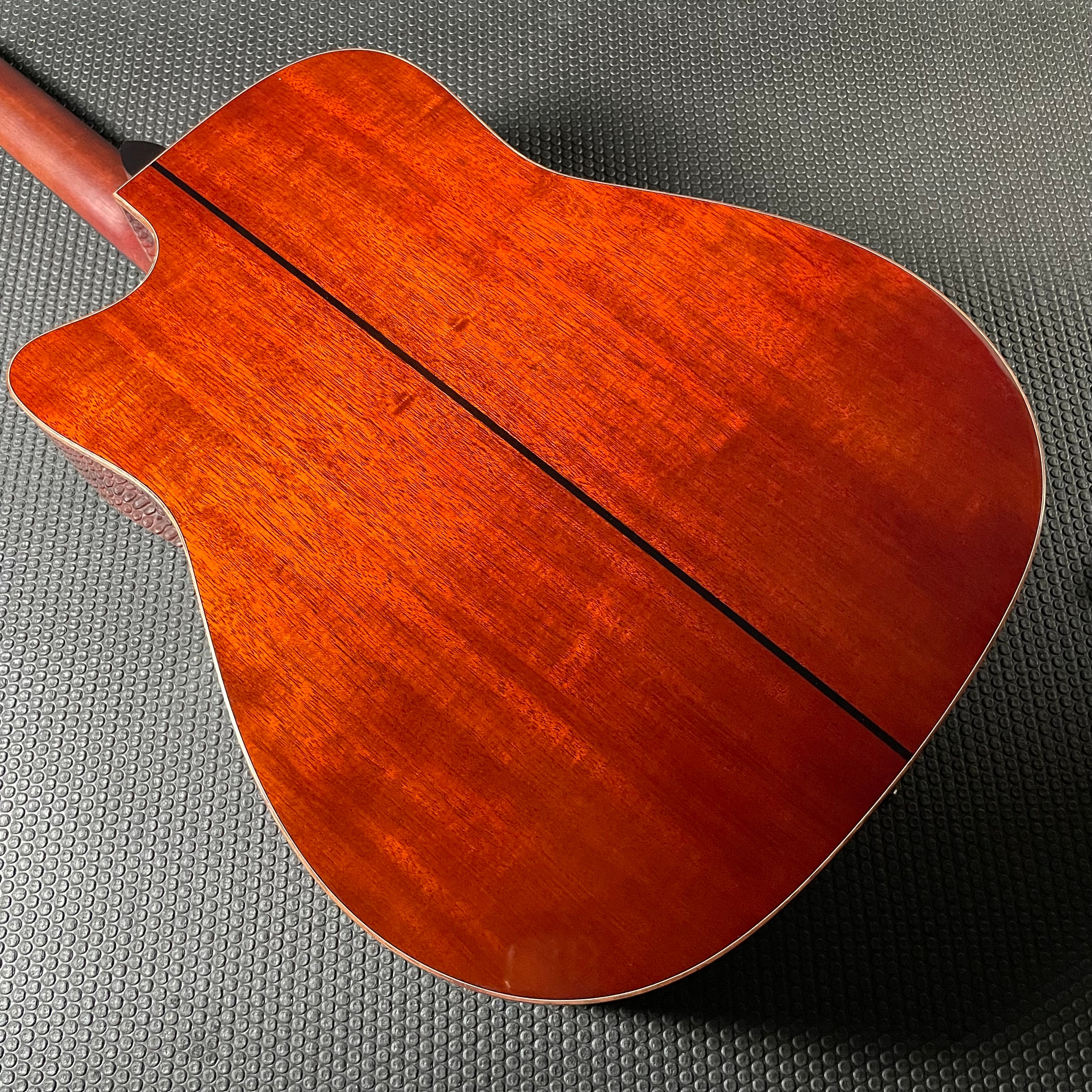 Yamaha A3M Mahogany Western Cutaway, All-Solid - Vintage - Metronome Music Inc.