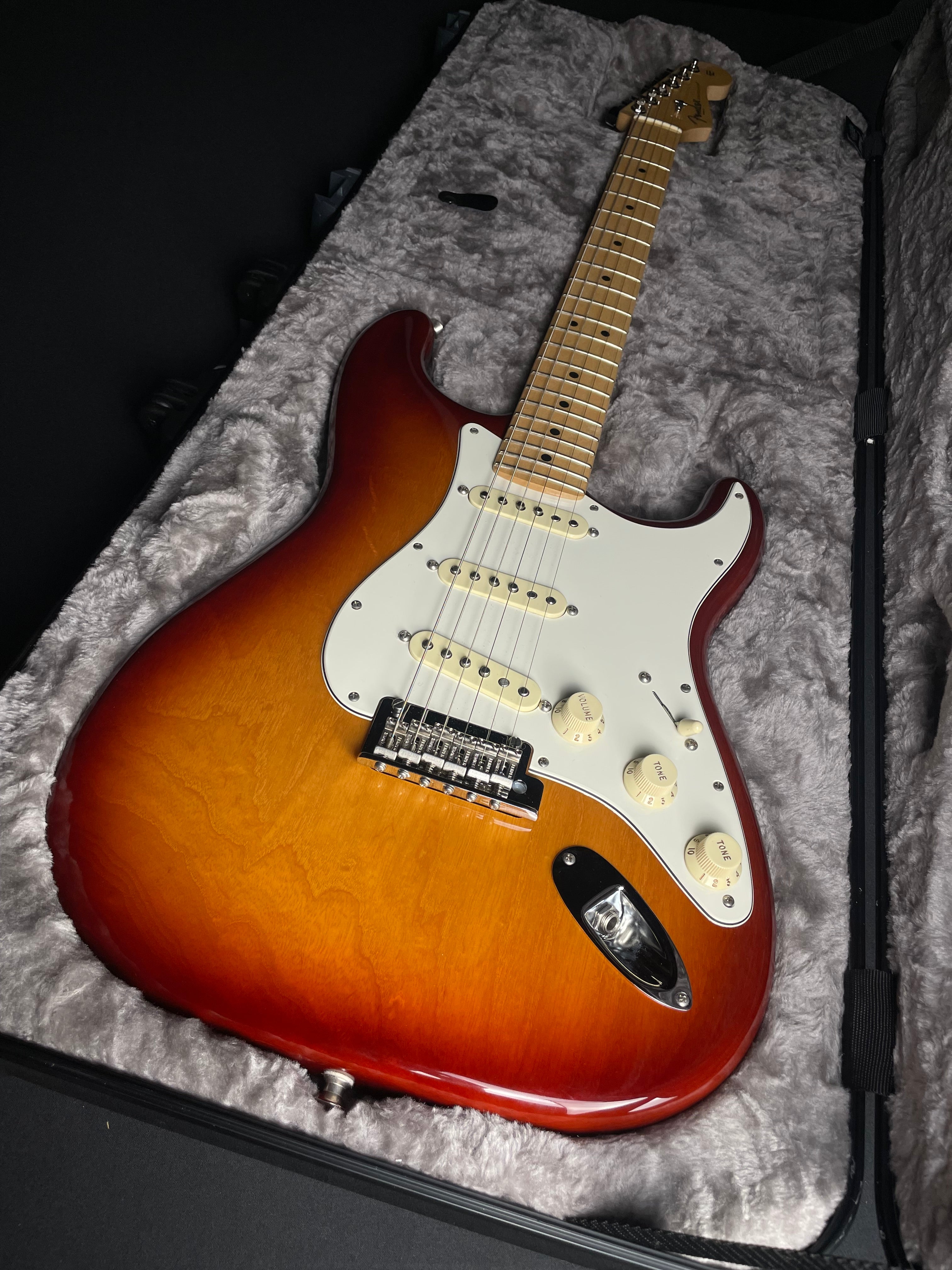 Fender American Pro Stratocaster, Ash w/OHSC - Sienna Sunburst (2016)