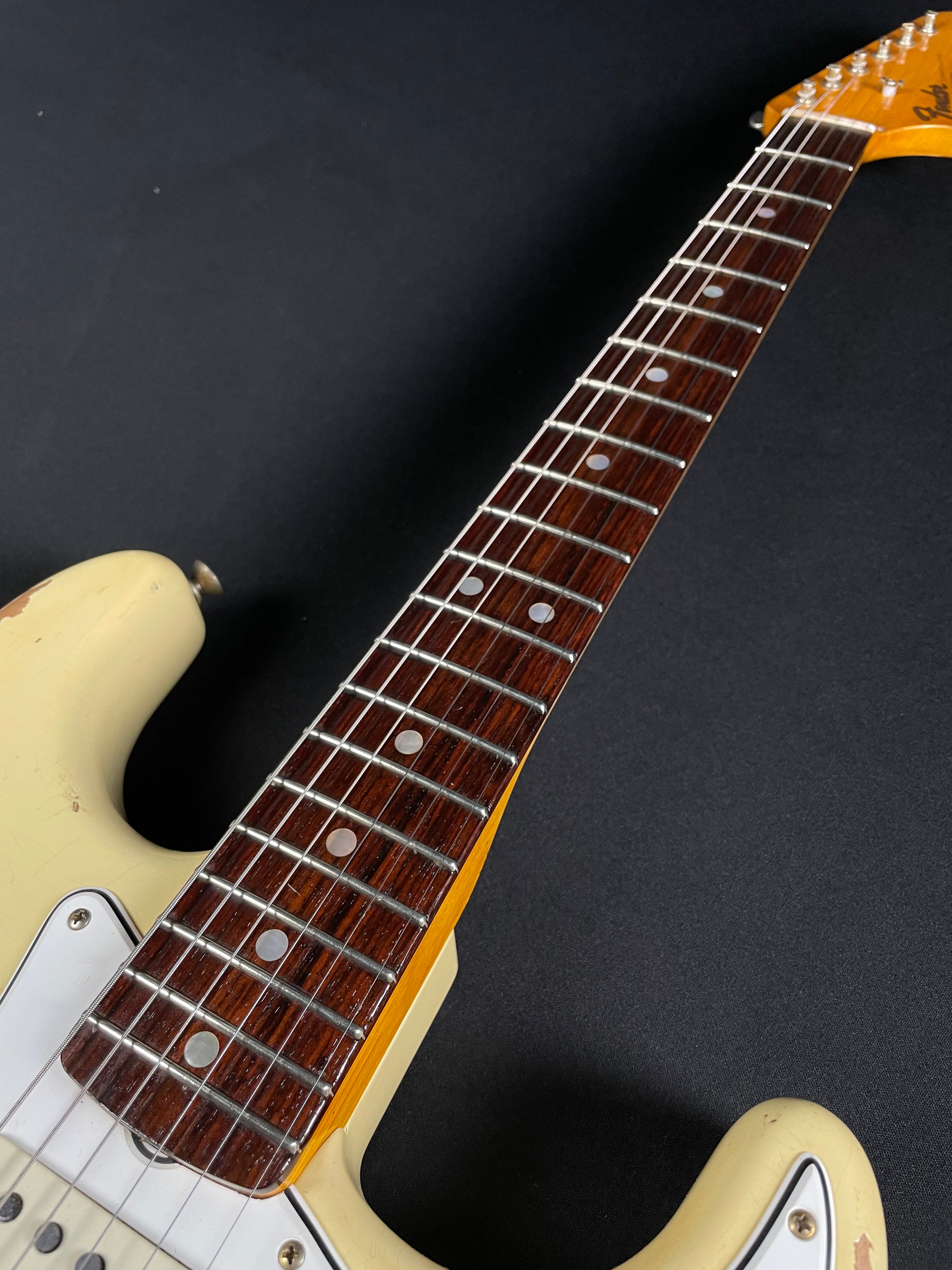 Fender Custom Shop 1967 Stratocaster Heavy Relic - Aged Vintage White