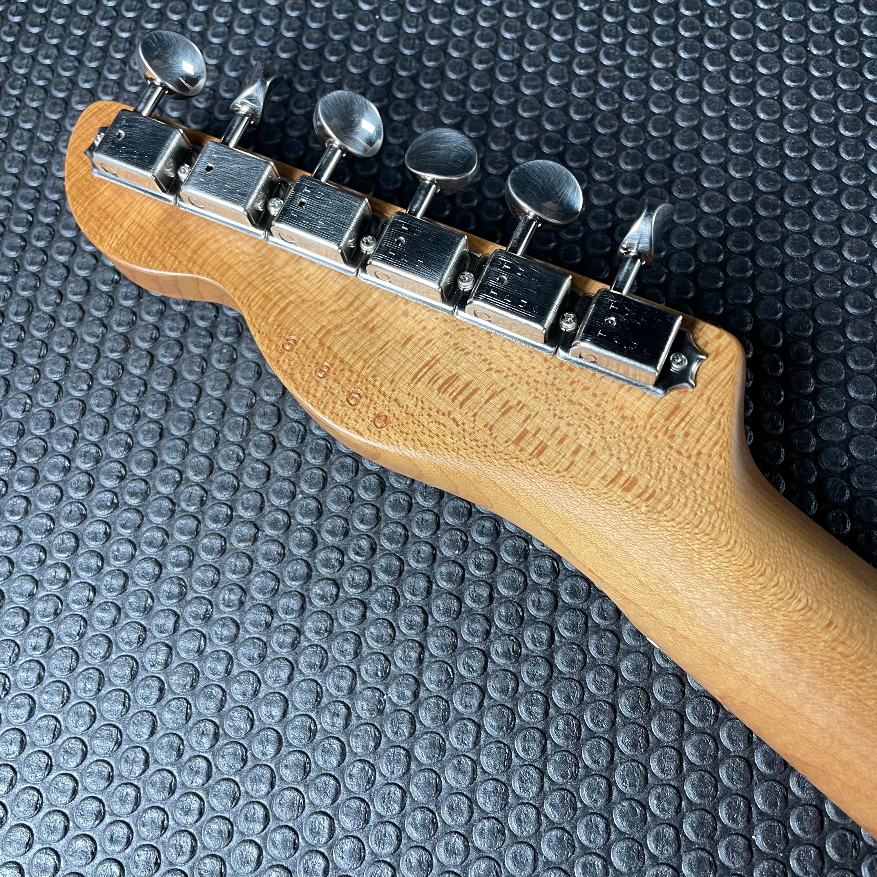 LsL Instruments Thin Bone HH "Lychee", Roasted Maple- Candy Apple Red (6lbs 3oz) - Metronome Music Inc.