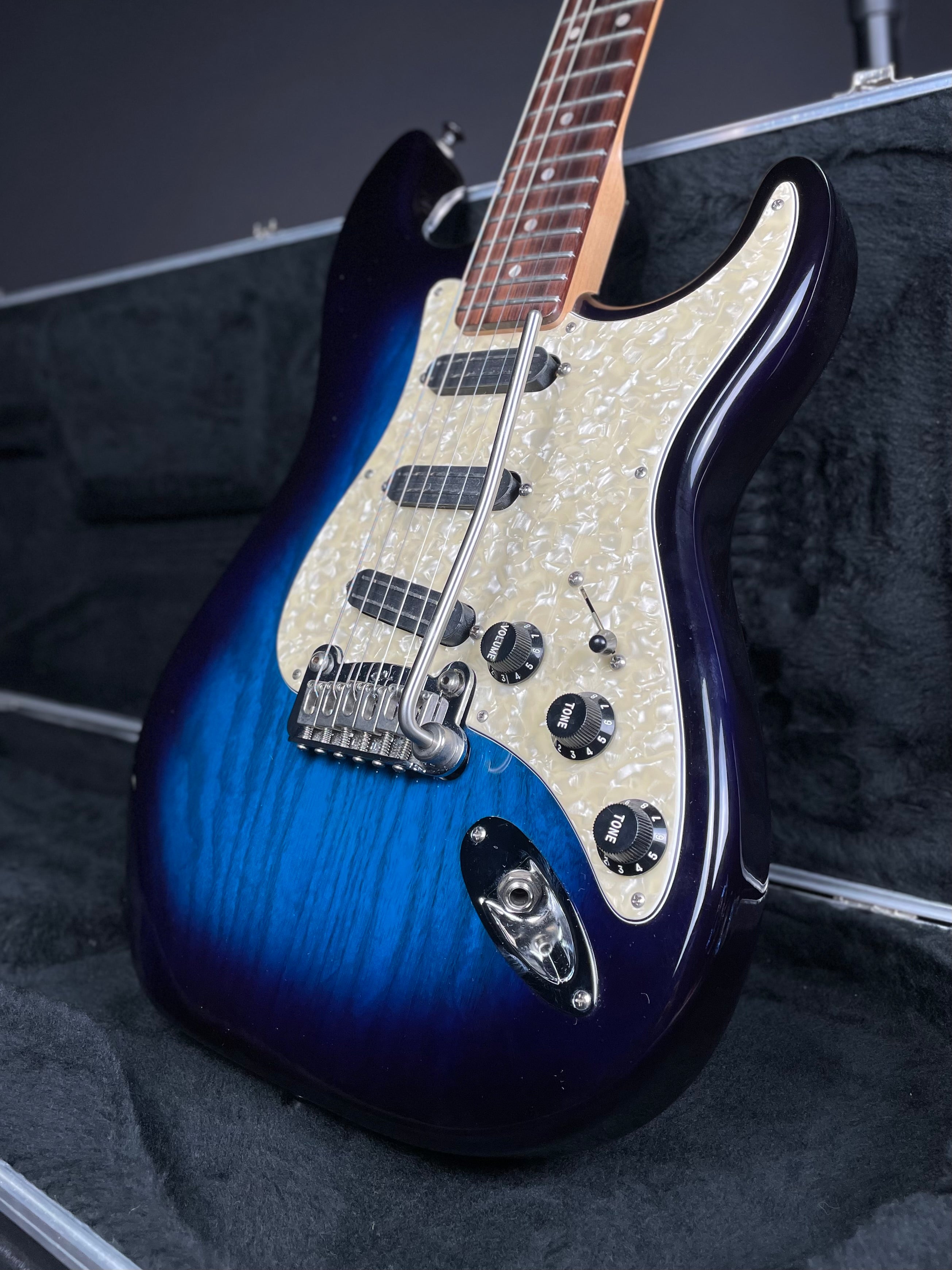Fullerton USA Deluxe Legacy with Rosewood Fretboard - Blue Burst