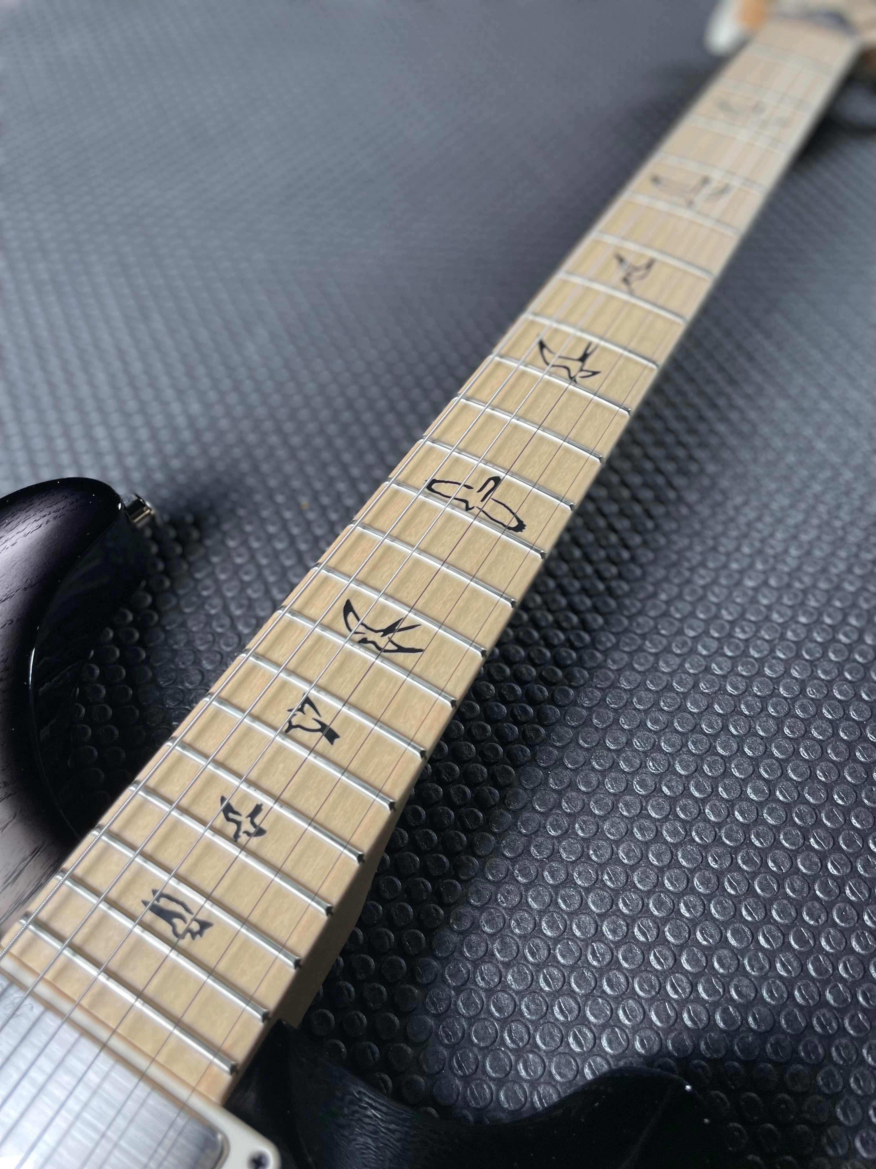 PRS Swamp Ash Special - White Doghair Smokeburst - Metronome Music Inc.