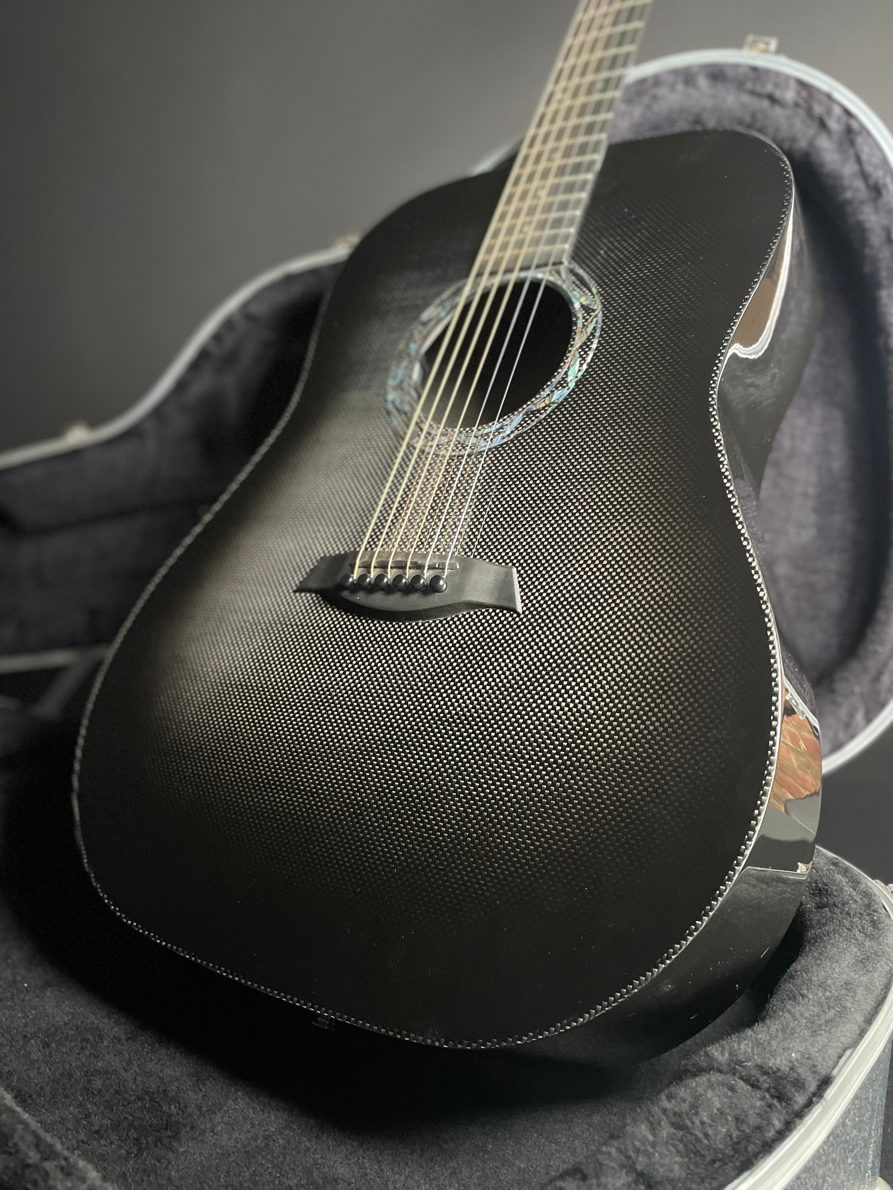 Composite Acoustics Legacy Carbon Fiber Dreadnought w/HSC (2010s)
