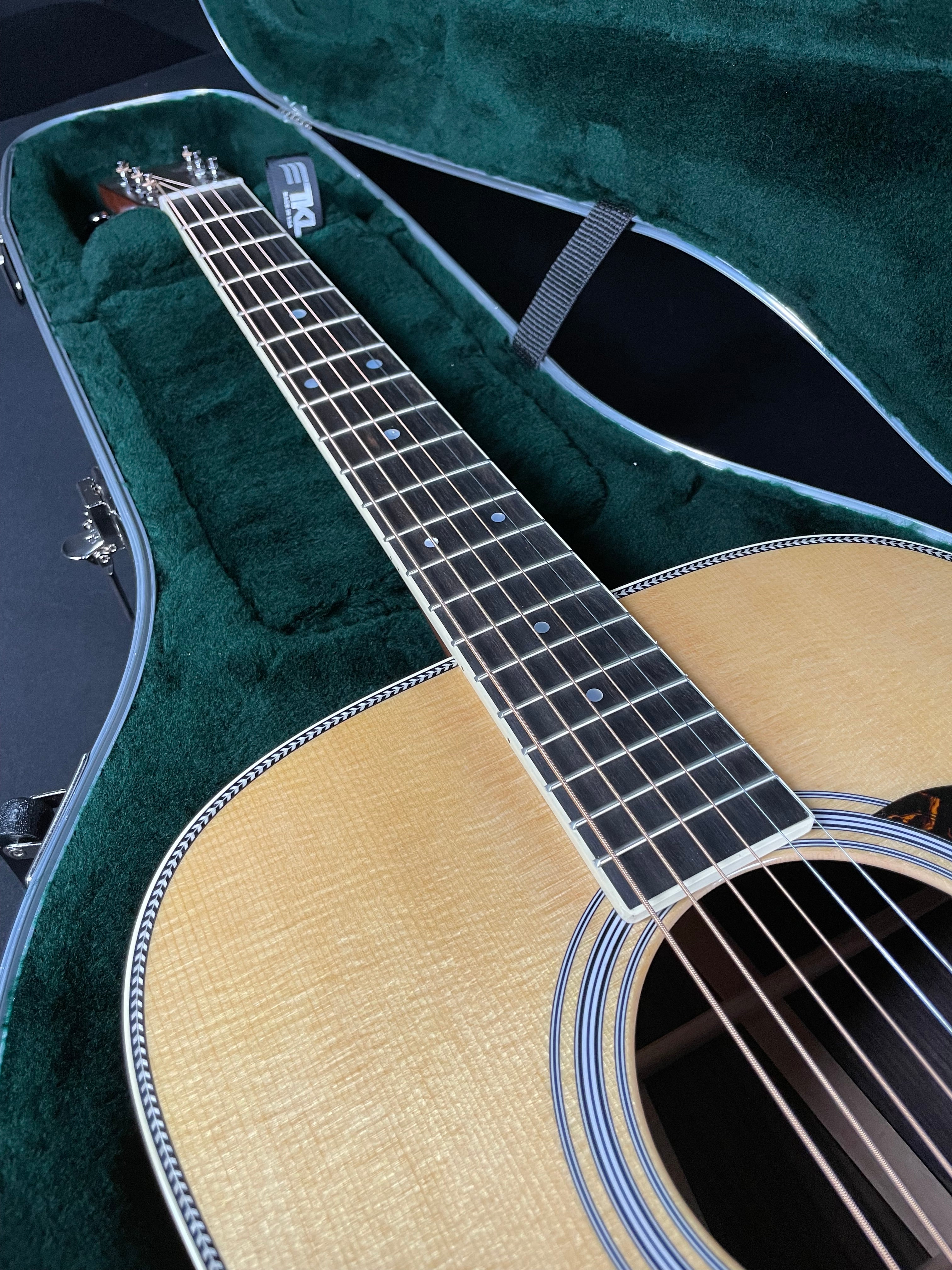 Martin HD-35 Standard w/Hardshell Case - Natural (2025)