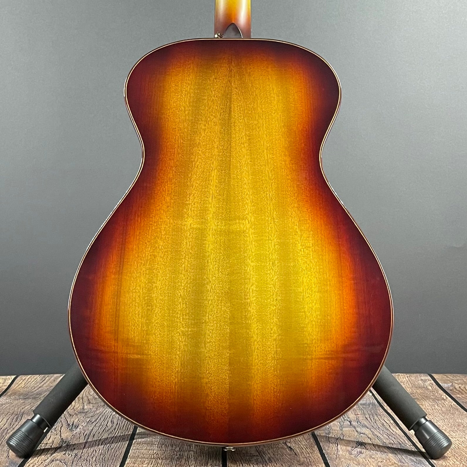 Breedlove Oregon Concert Earthsong LTD K&K Pickup