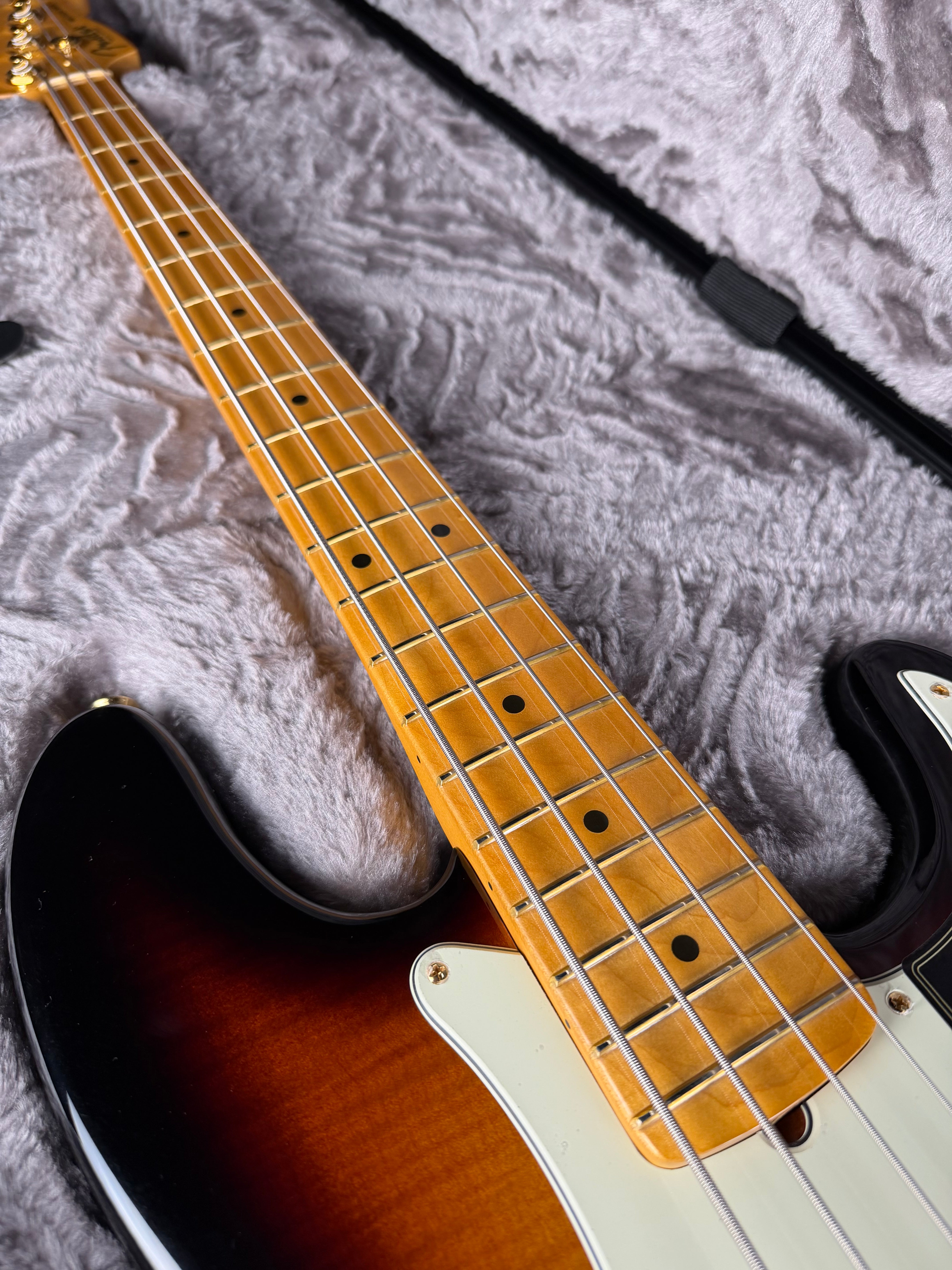 Fender 75th Anniversary American Professional PJ Bass - 2-Color Sunburst (2026) - Metronome Music Inc.