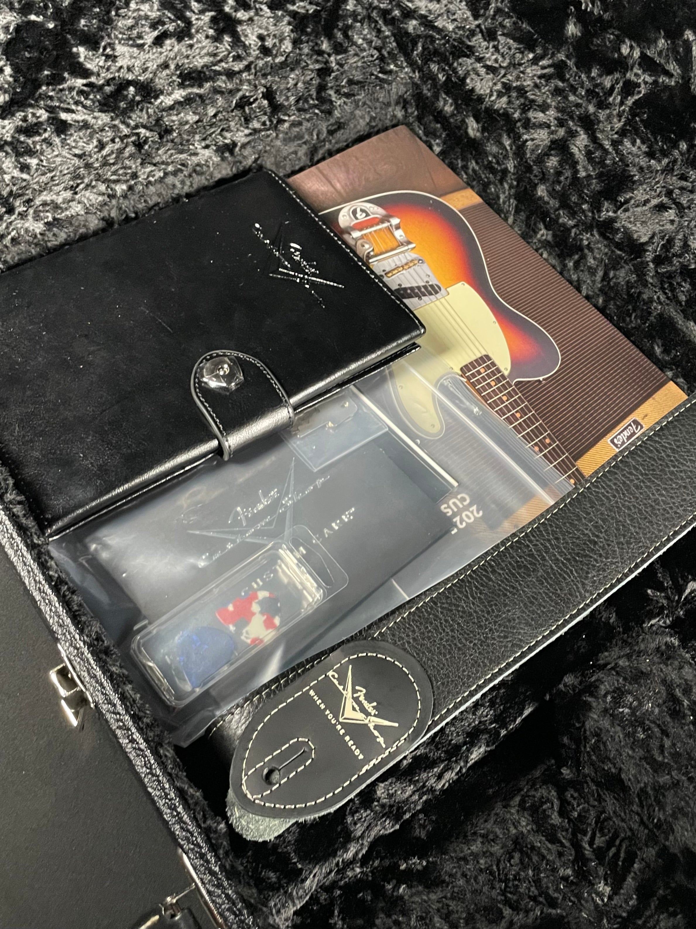 Fender Custom Shop Limited Jazz Bass Special Journeyman - Tobacco Sunburst - Metronome Music Inc.