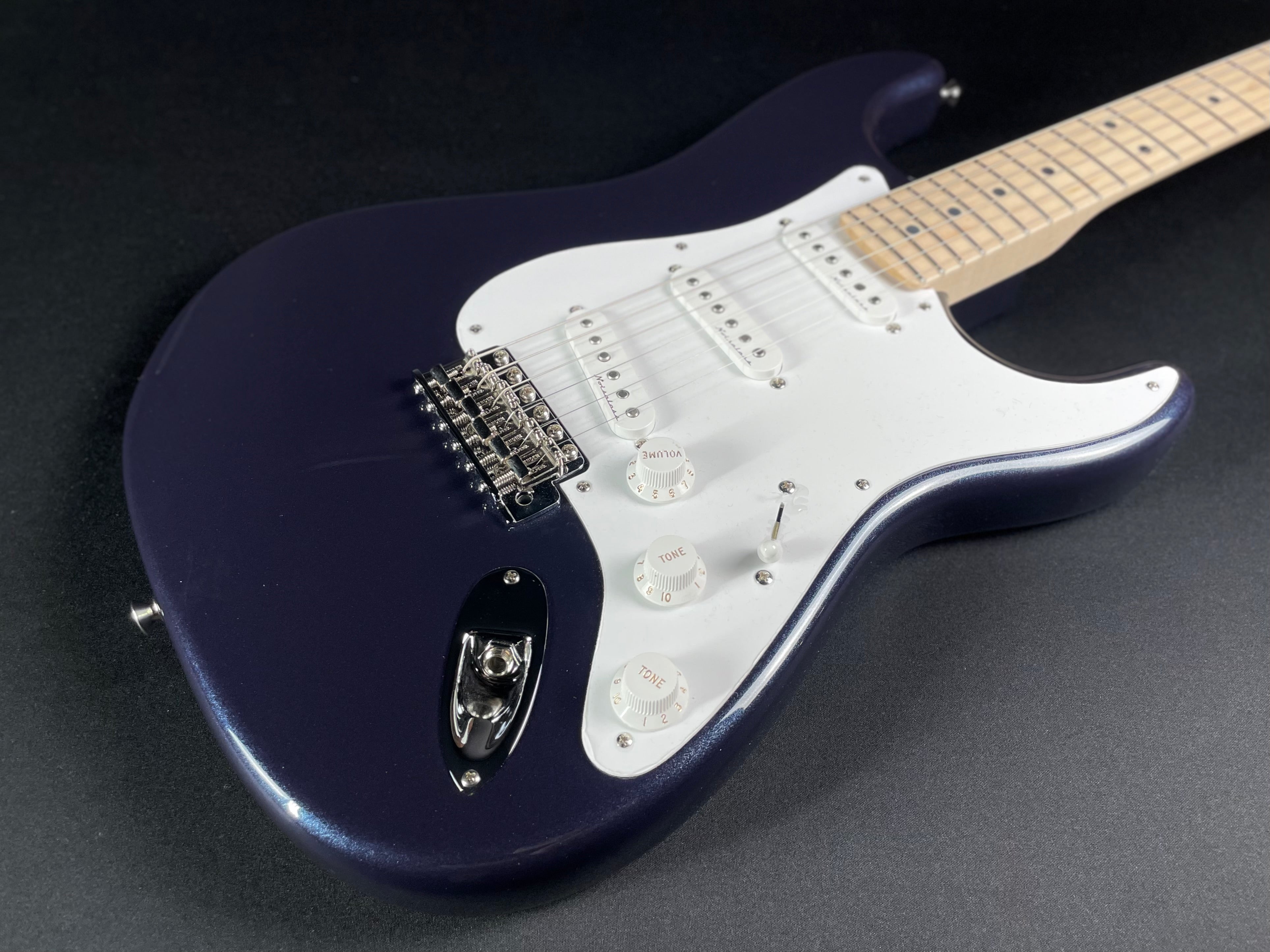 Fender Custom Shop Eric Clapton Signature Stratocaster, Maple - Midnight Blue (2025) - Metronome Music Inc.