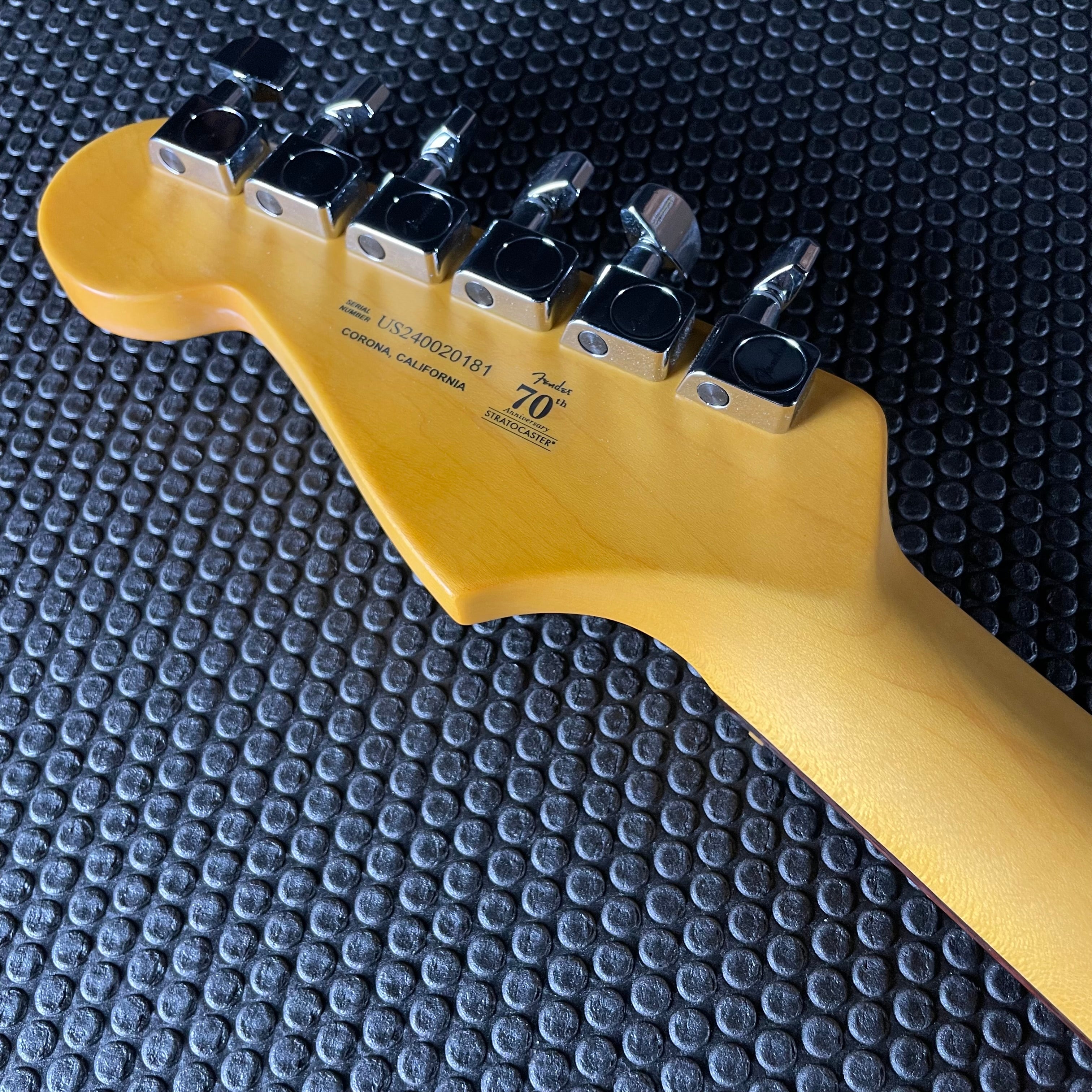 Fender American Professional II Stratocaster, Rosewood- Roasted Pine (7lbs 8oz) - Metronome Music Inc.