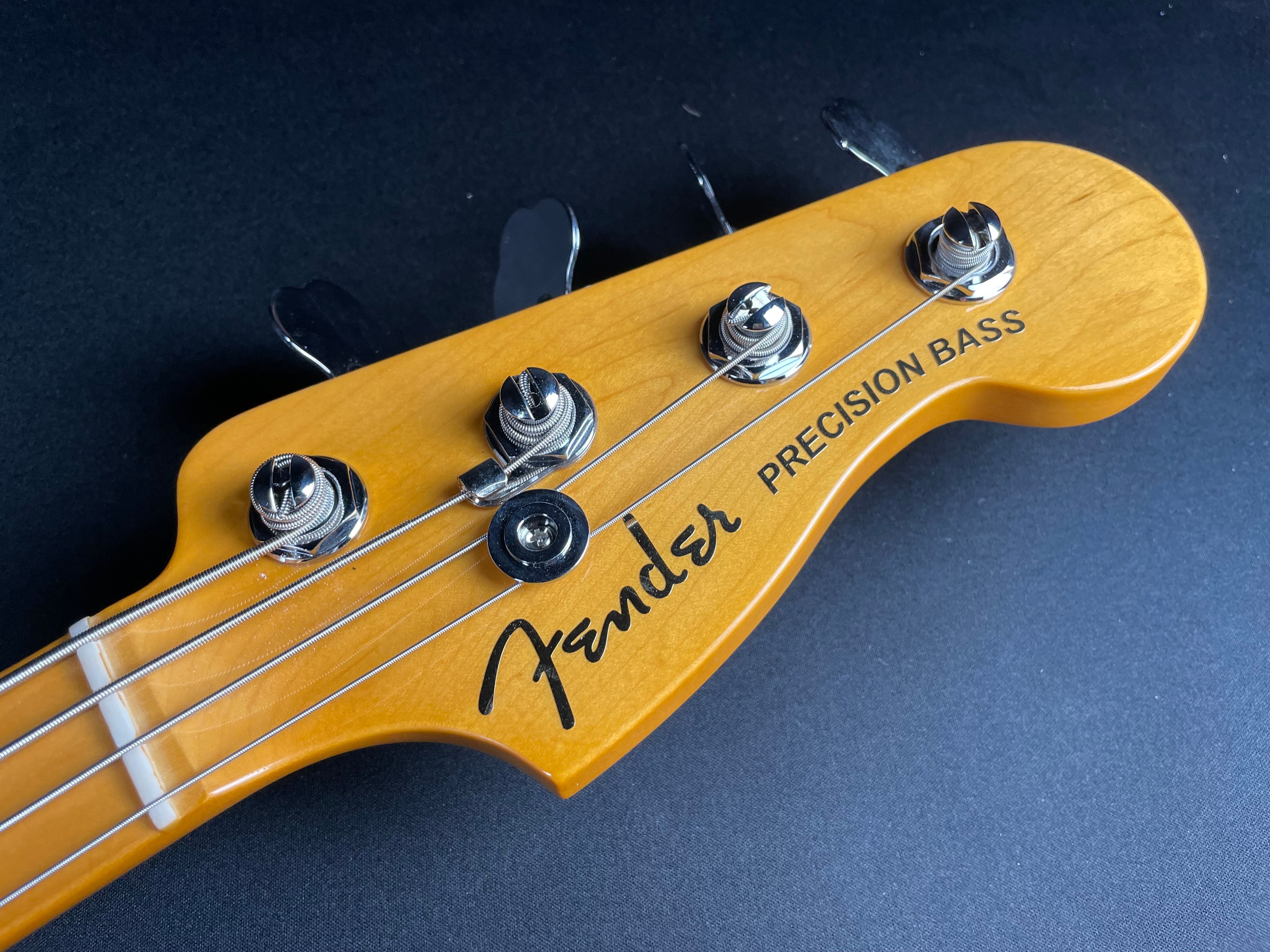 American Ultra Precision Bass, Maple w/OHSC - Arctic Pearl (2022) - Metronome Music Inc.