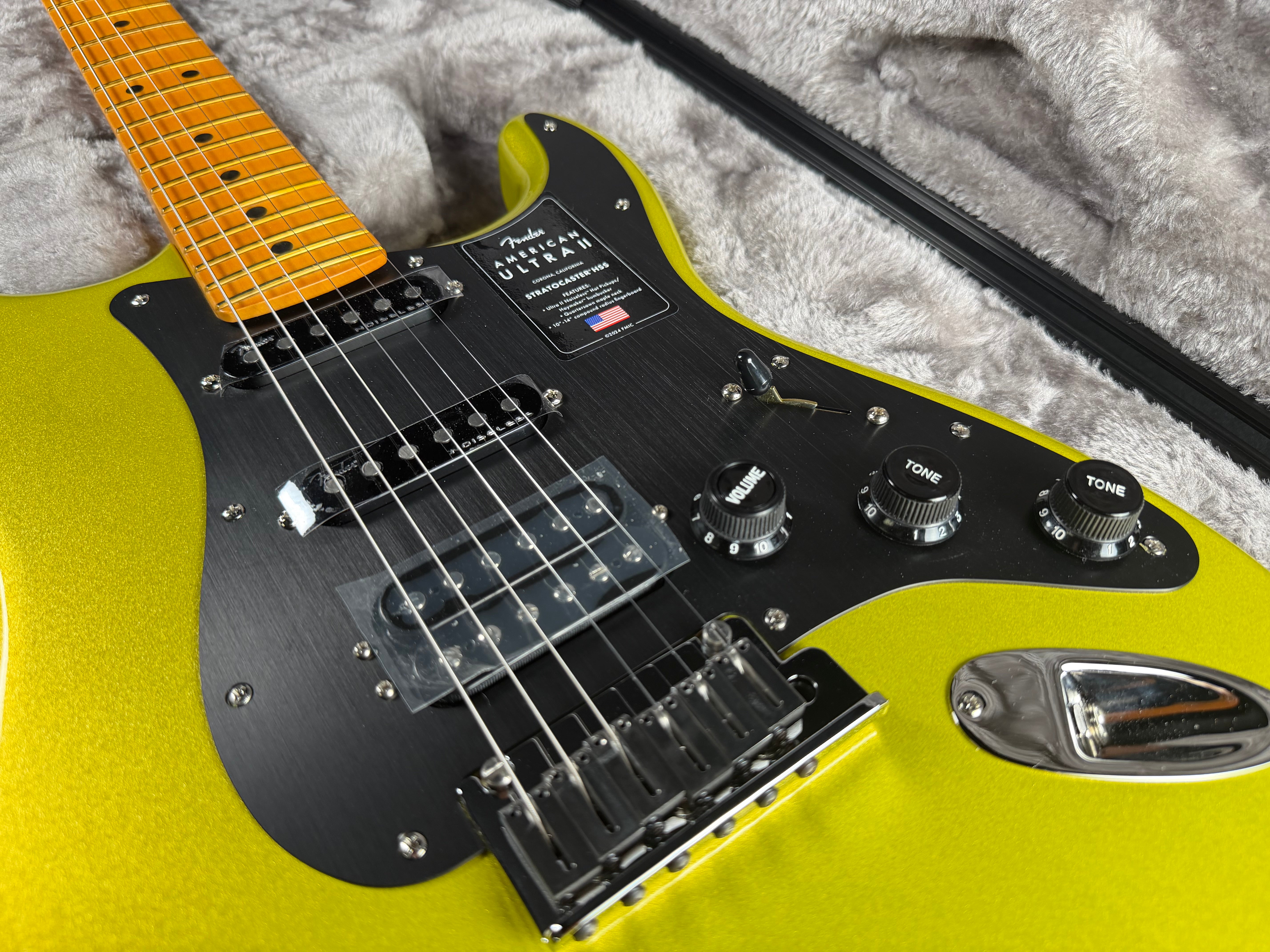 Fender American Ultra II Stratocaster HSS, Maple- Solar Flare (2025)