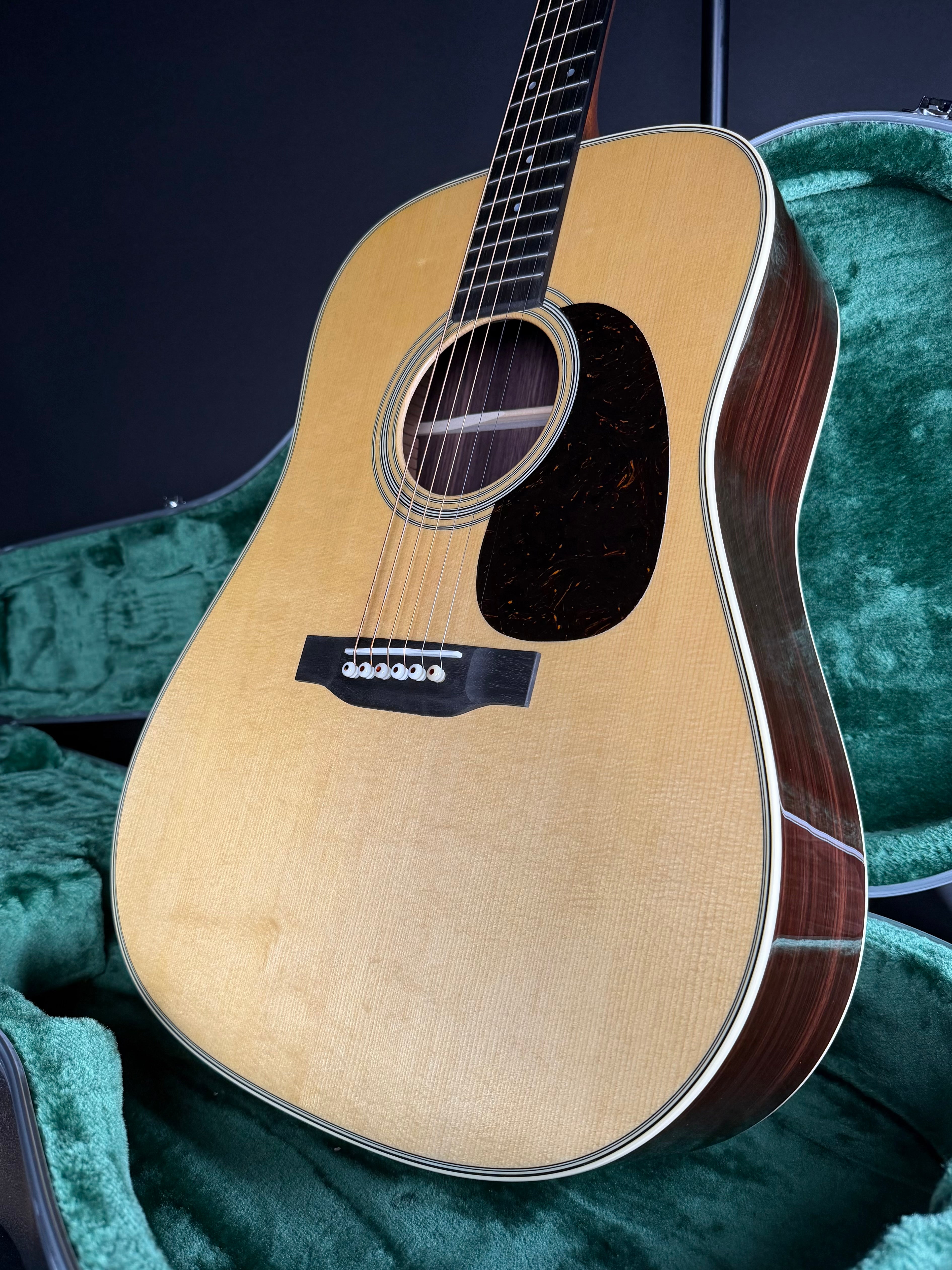 Martin D-28 Standard w/Hardshell Case - Gloss Natural - Metronome Music Inc.