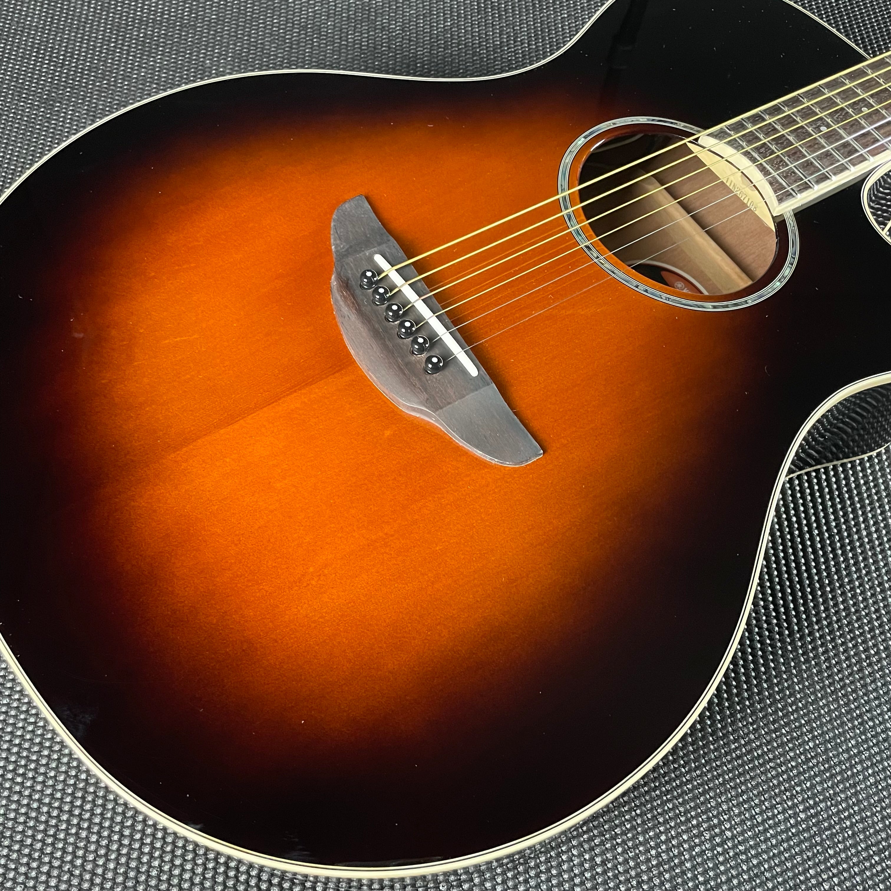 Yamaha APX600 Thinline Acoustic- Old Violin Sunburst