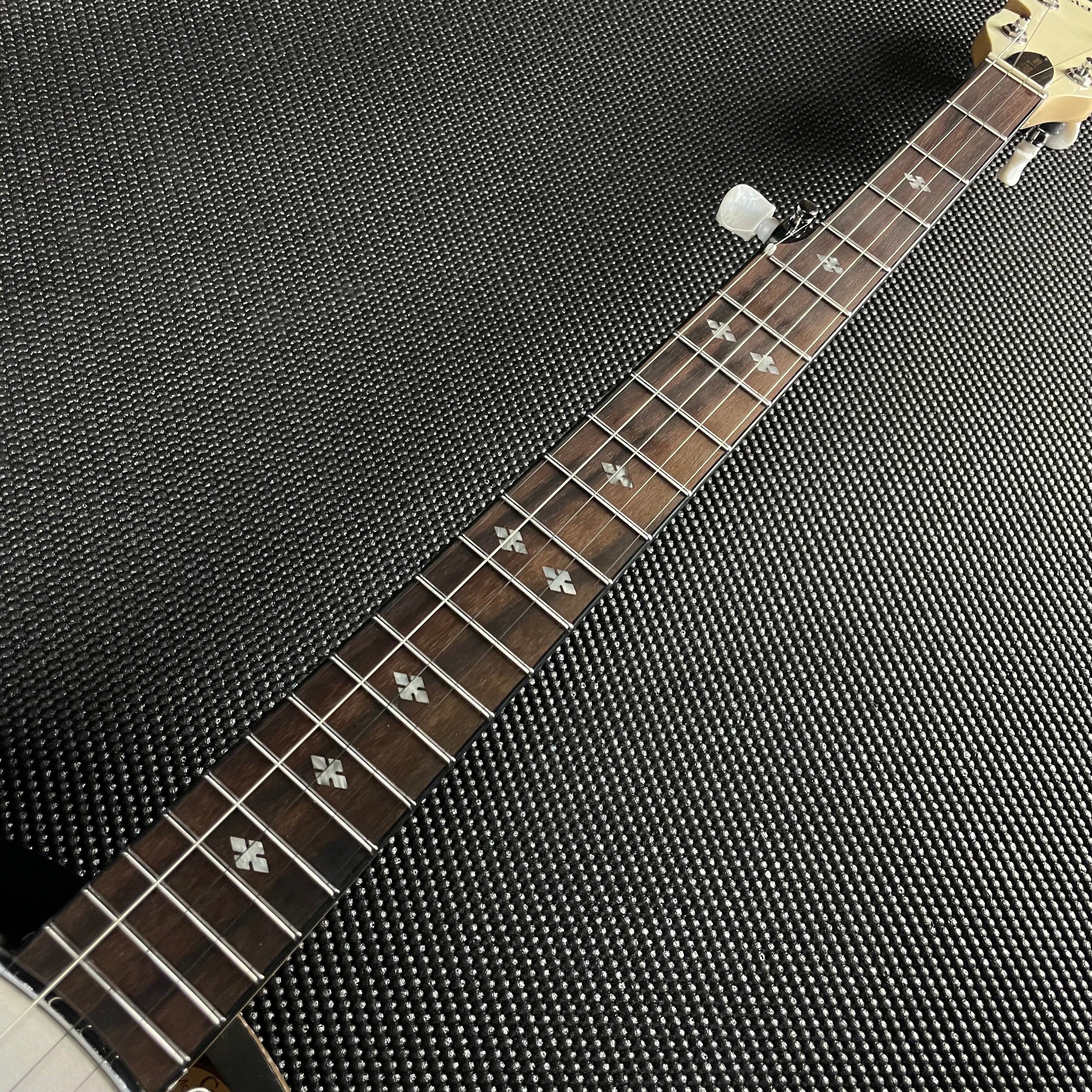 Gold Tone CC-100R: Cripple Creek Resonator Banjo with Gig Bag - Metronome Music Inc.