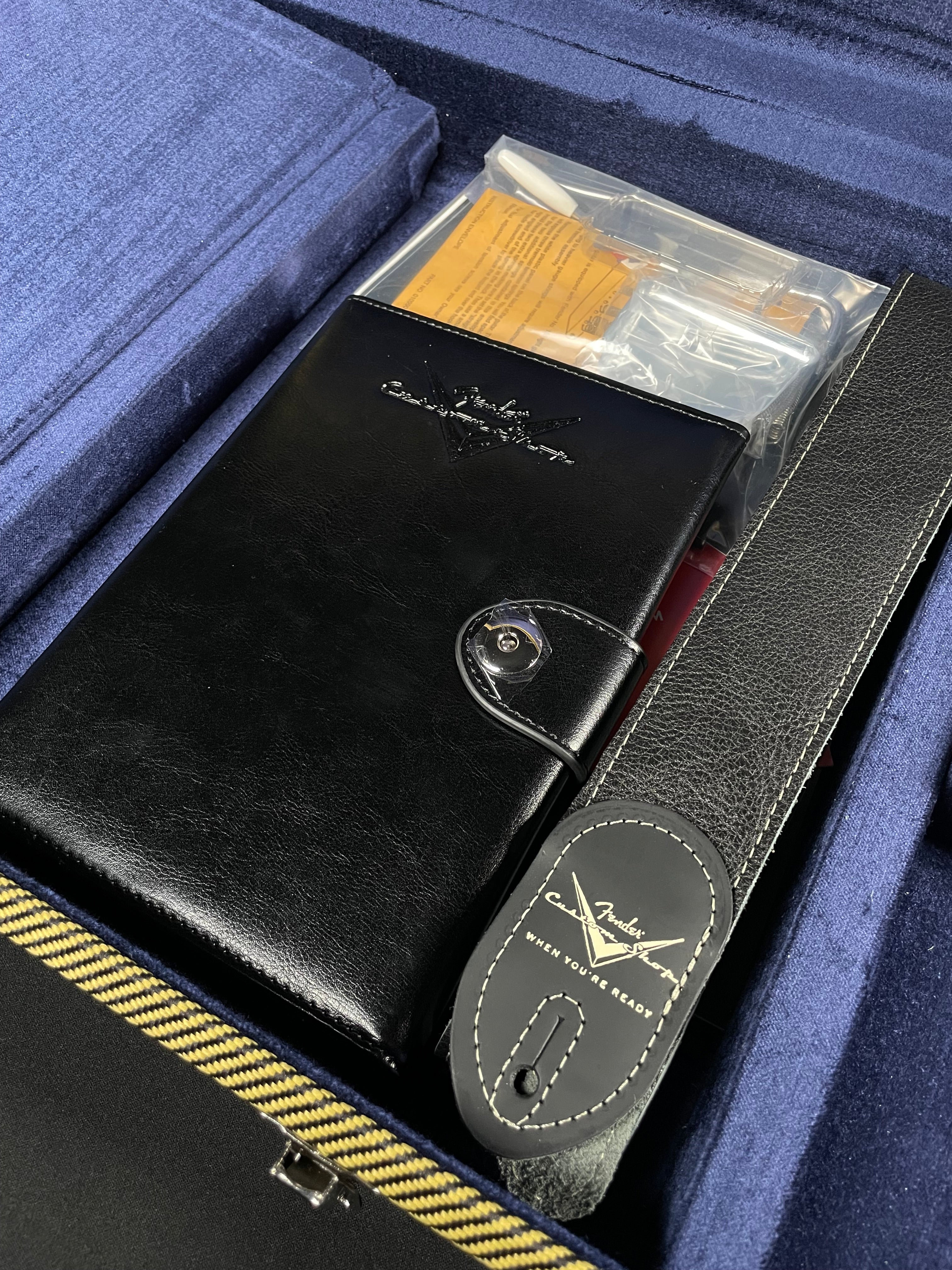 Fender Custom Shop Eric Clapton Signature Stratocaster, Maple - Midnight Blue (2025) - Metronome Music Inc.