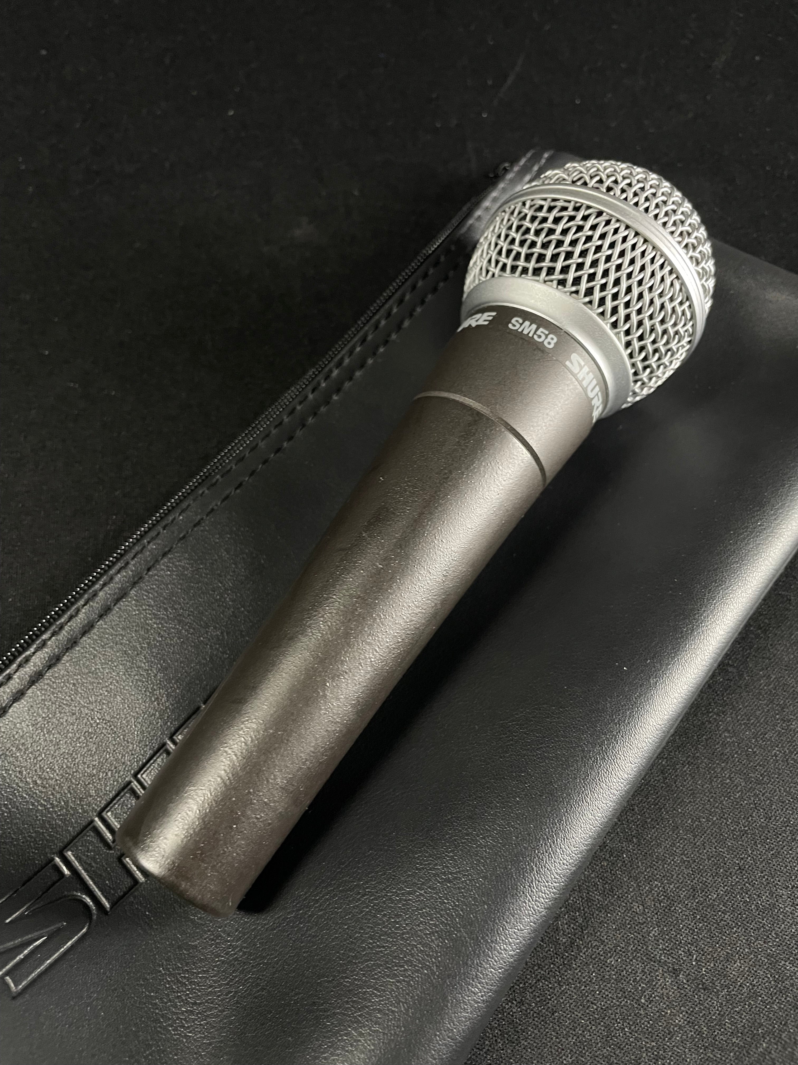 Shure SM58 Handheld Cardioid Dynamic Microphone (Used) - Metronome Music Inc.