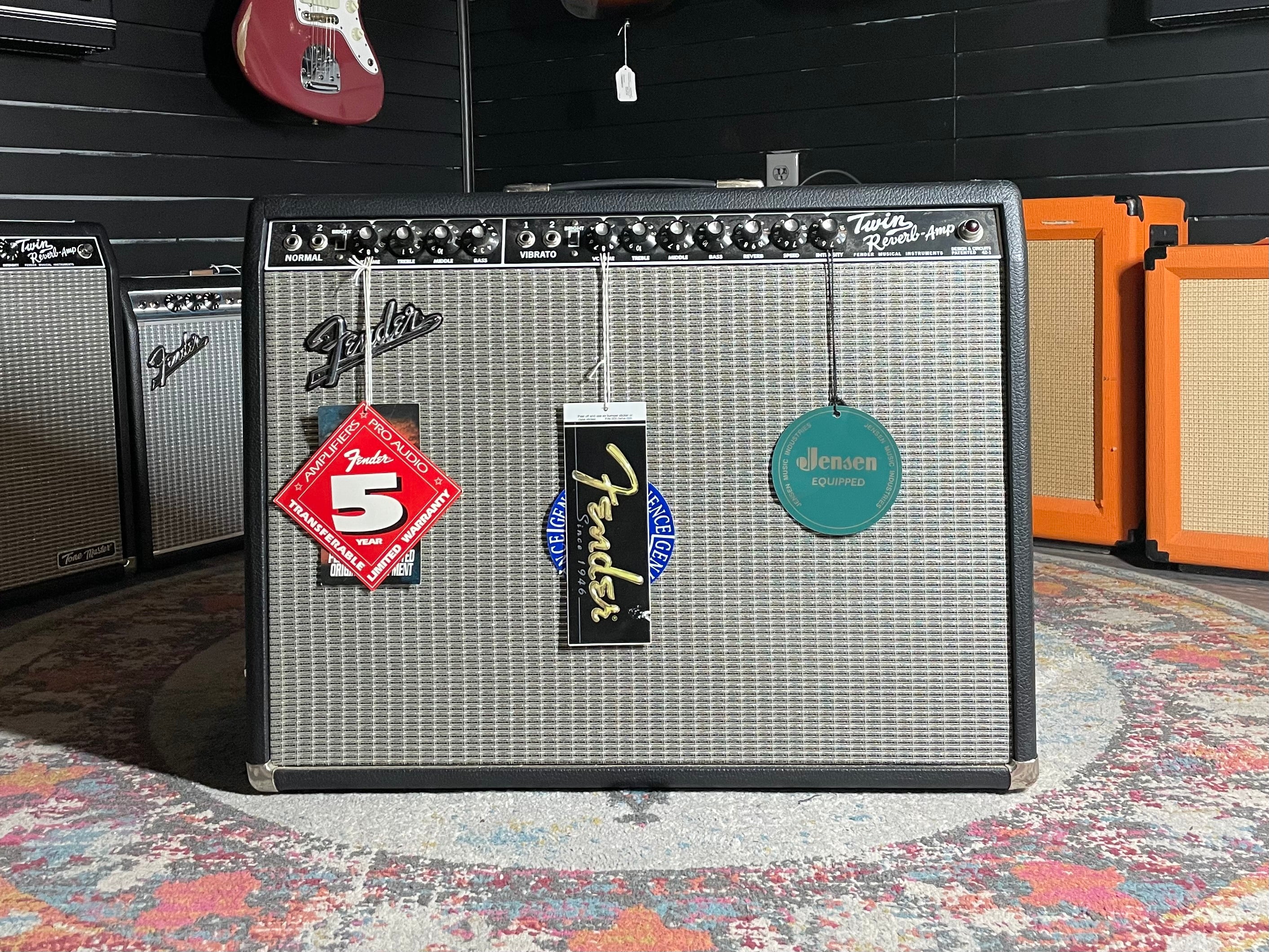 Fender '65 Twin Reverb 85-Watt Reissue (2002) - Metronome Music Inc.