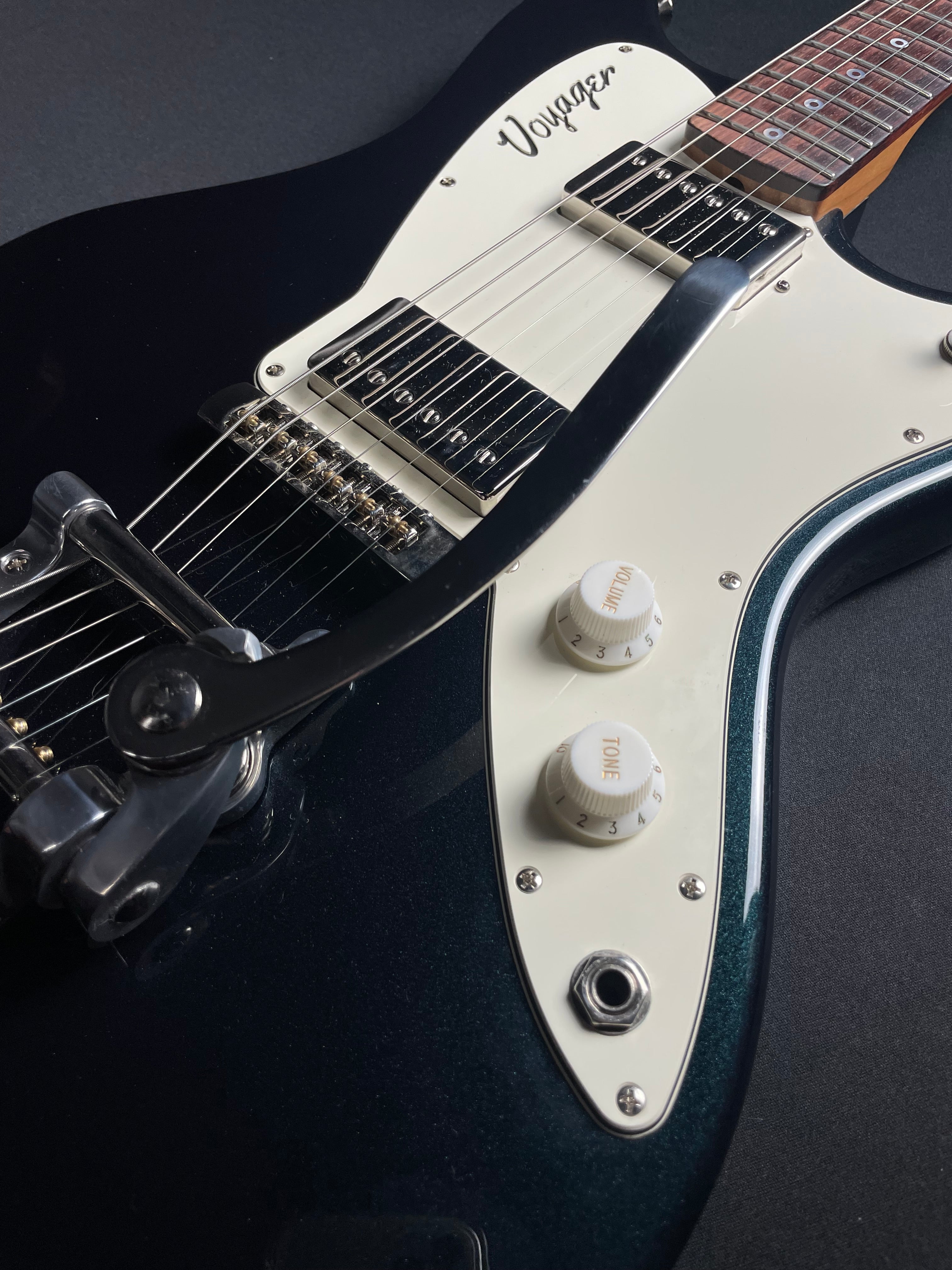 Jennings Voyager Custom w/Gig Bag - Deep Turquoise Gloss