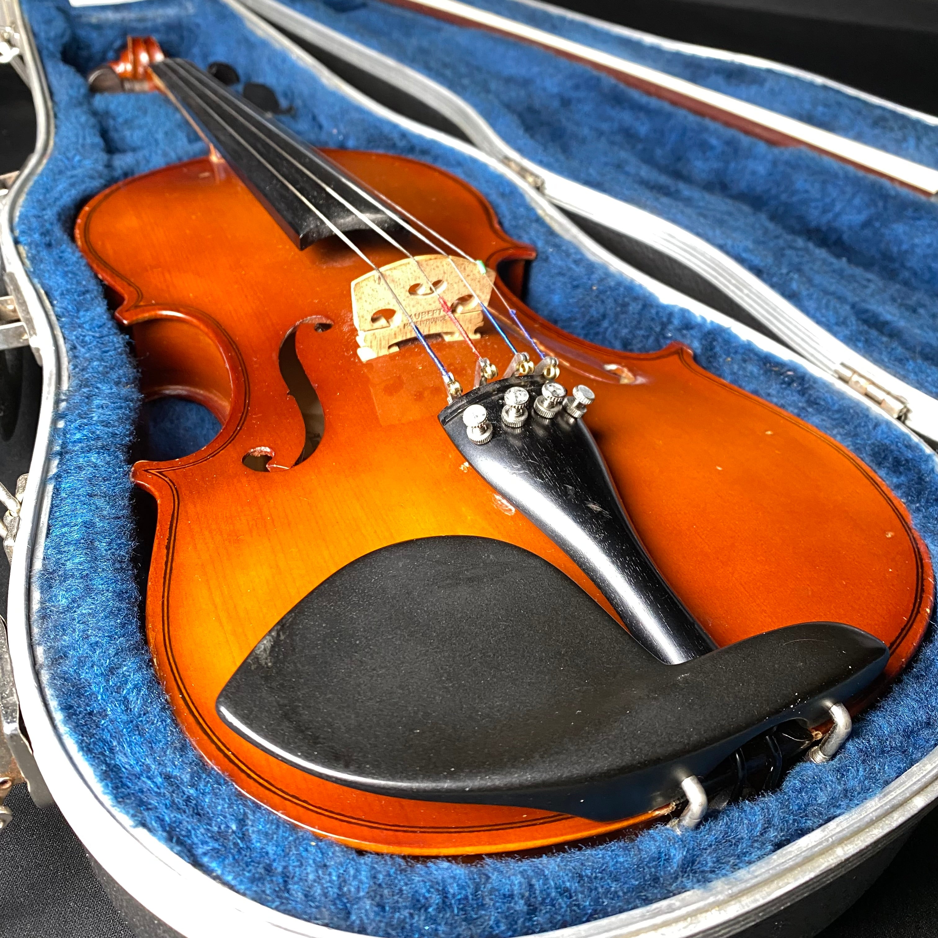 Glaesel 3/4 Violin with Molded Hardshell Case (USED) - Metronome Music Inc.