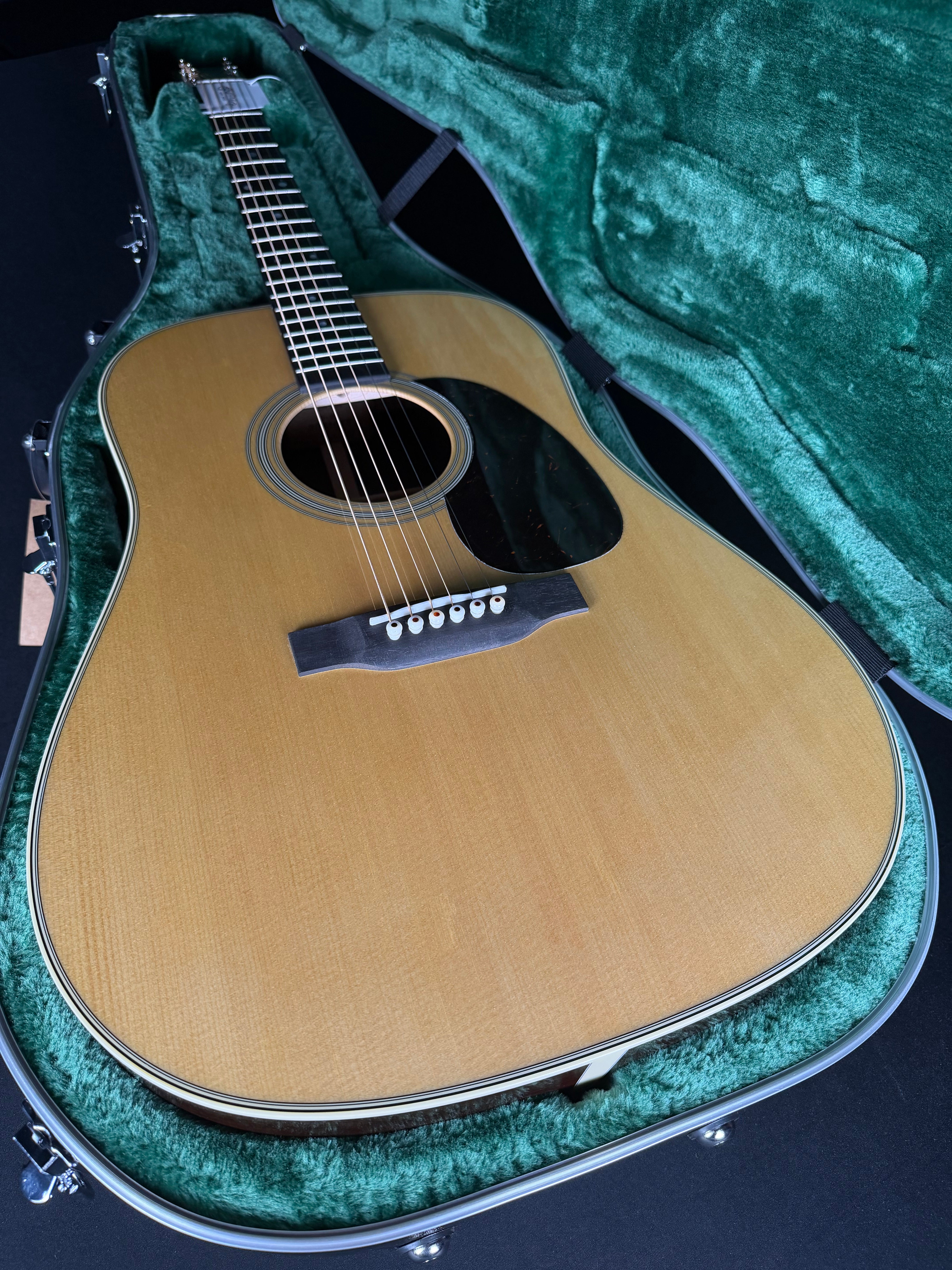 Martin D-28 Standard w/Hardshell Case - Gloss Natural - Metronome Music Inc.