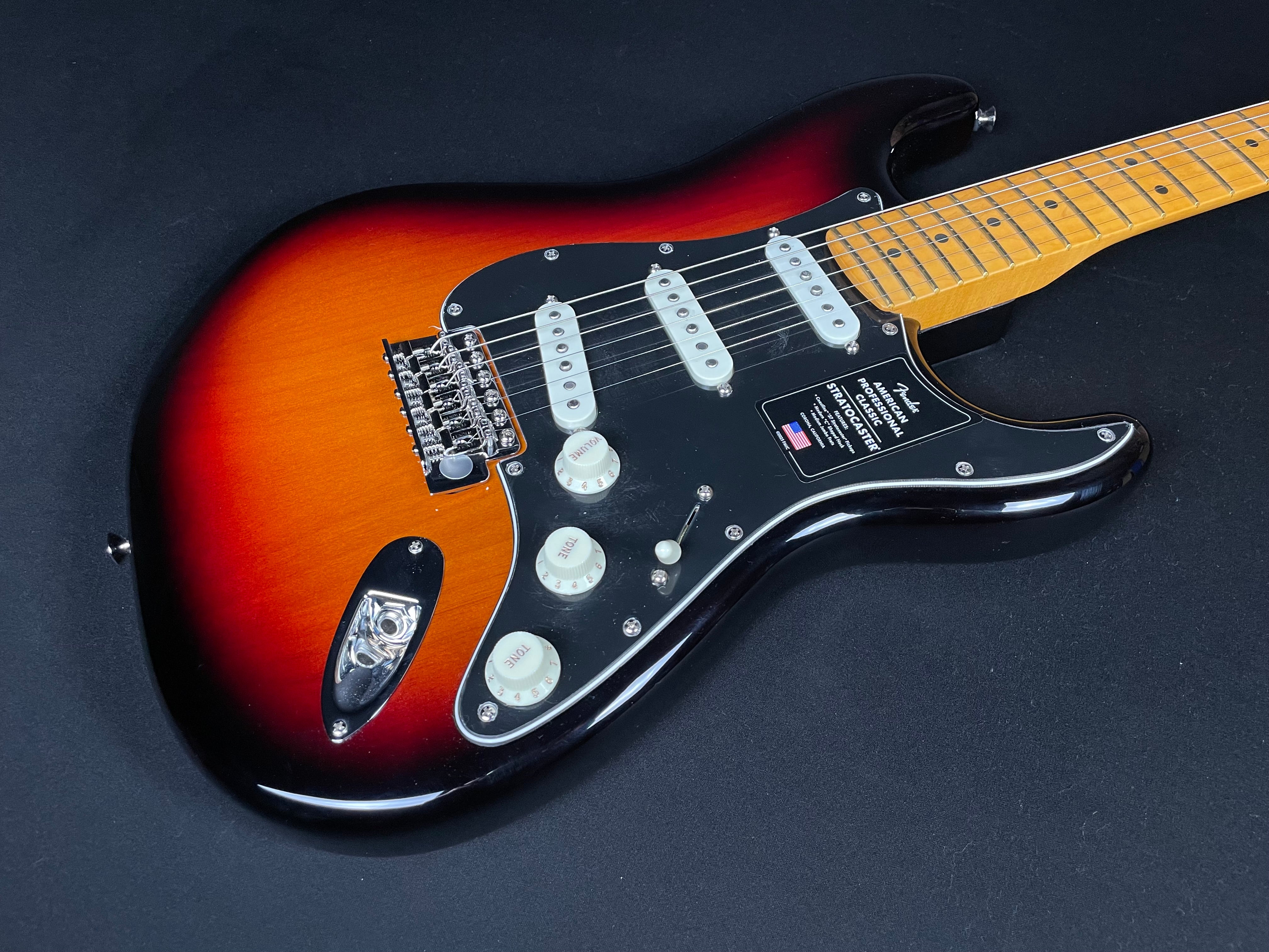 Fender American Professional Classic Stratocaster - 3-Color Sunburst