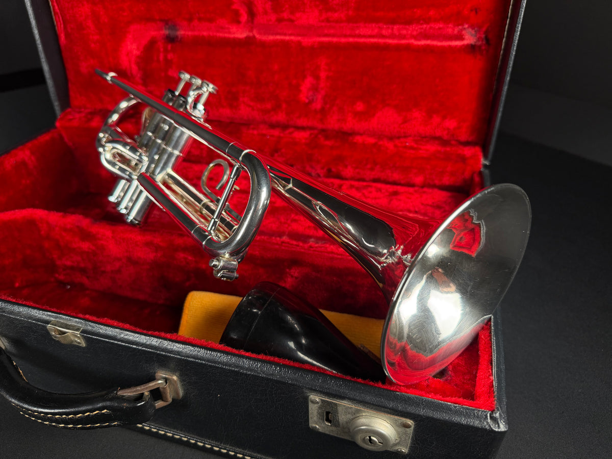 Getzen Capri 590-S Silver Bb Trumpet w/Case (1970s)