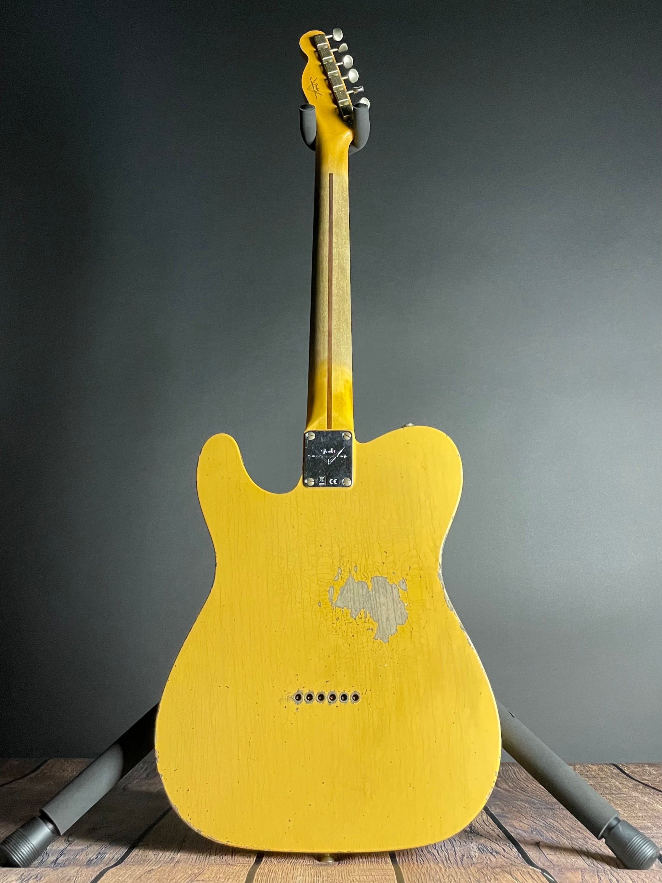 Fender Custom Shop 1952 Telecaster, Heavy Relic- Aged Nocaster Blonde (6lbs 12oz) - Metronome Music Inc.
