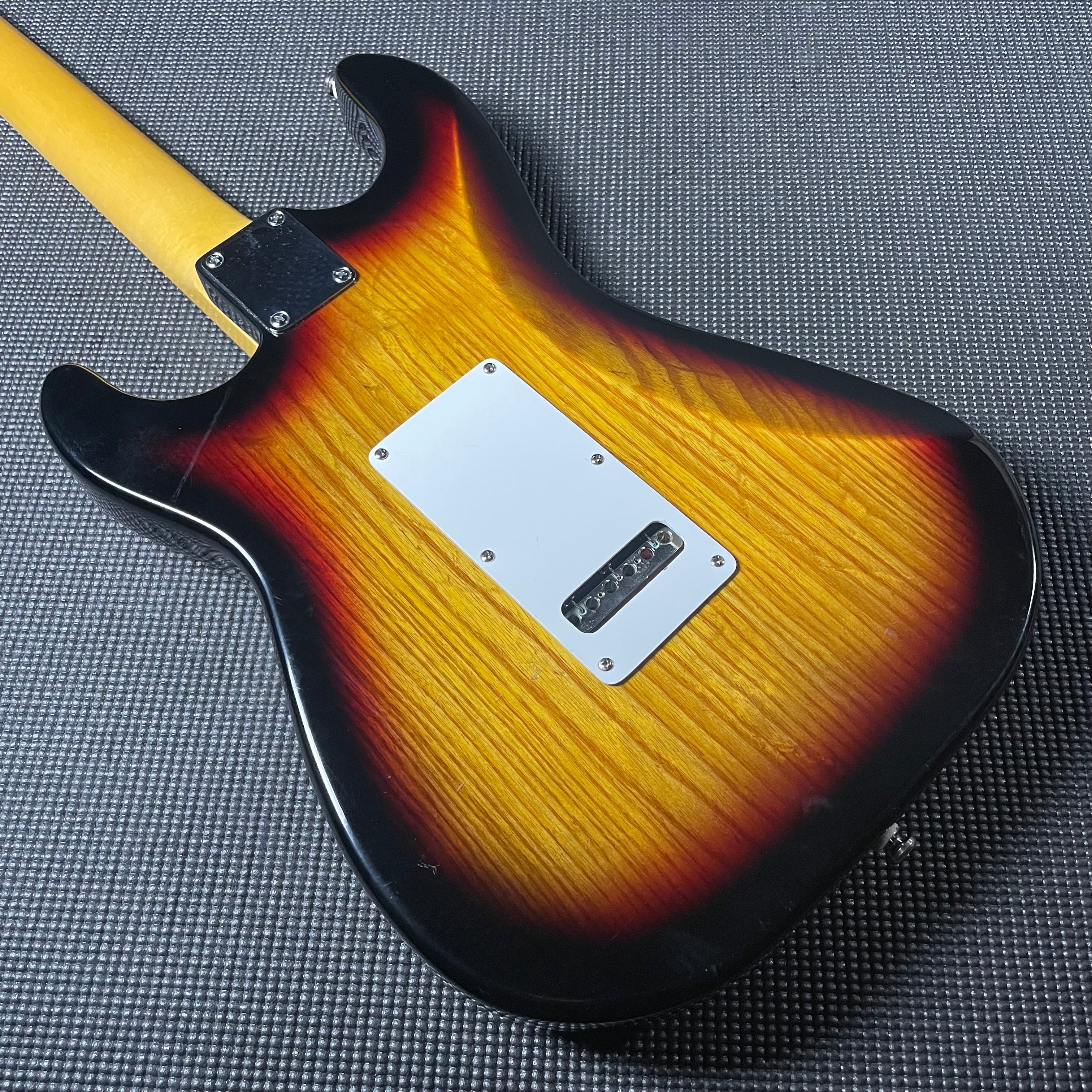 G&L Tribute Legacy HSS Electric Guitar - 3 Tone Sunburst (2019) - Metronome Music Inc.