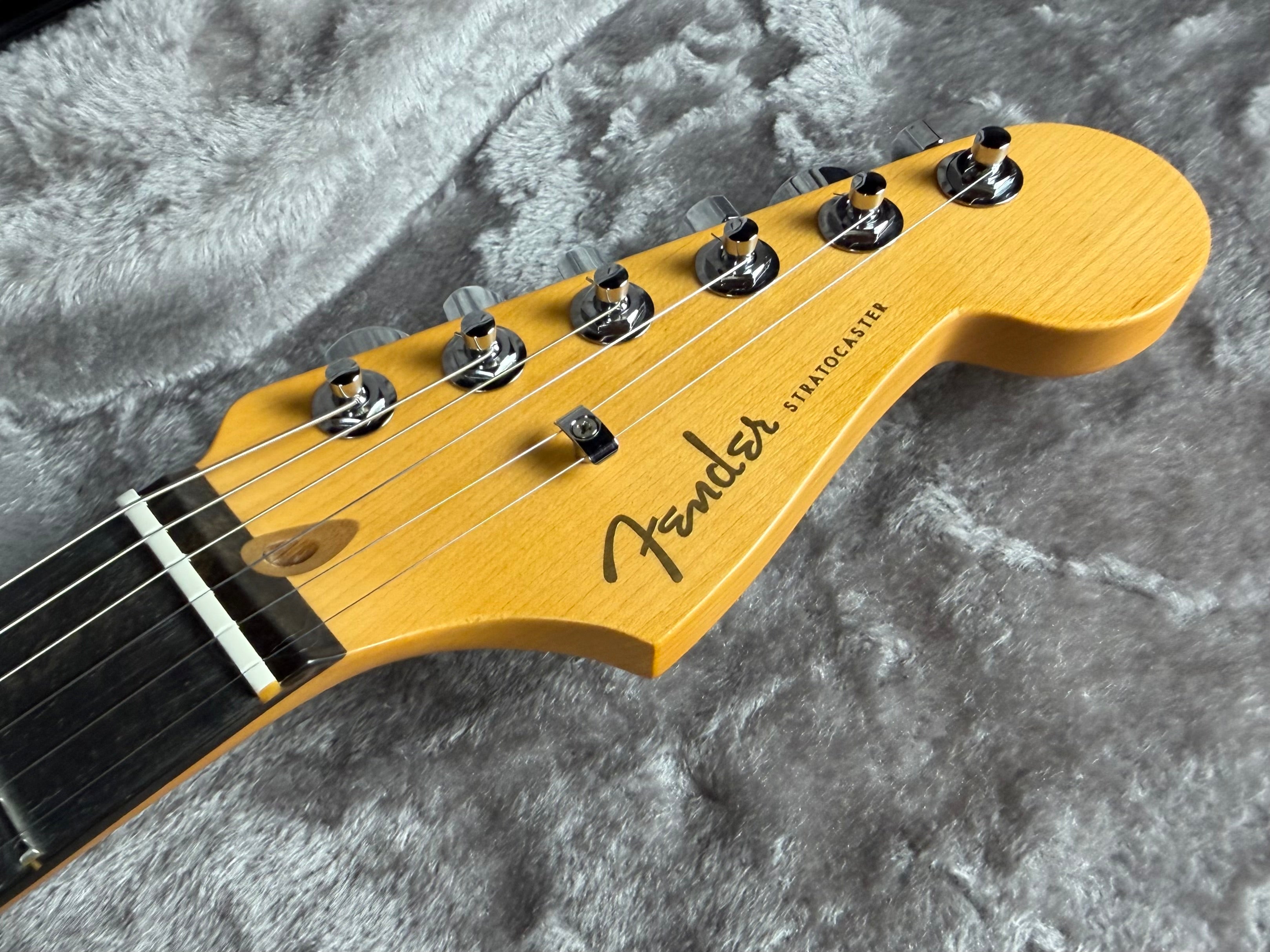 Fender American Ultra II Stratocaster, Ebony - Texas Tea (2026)