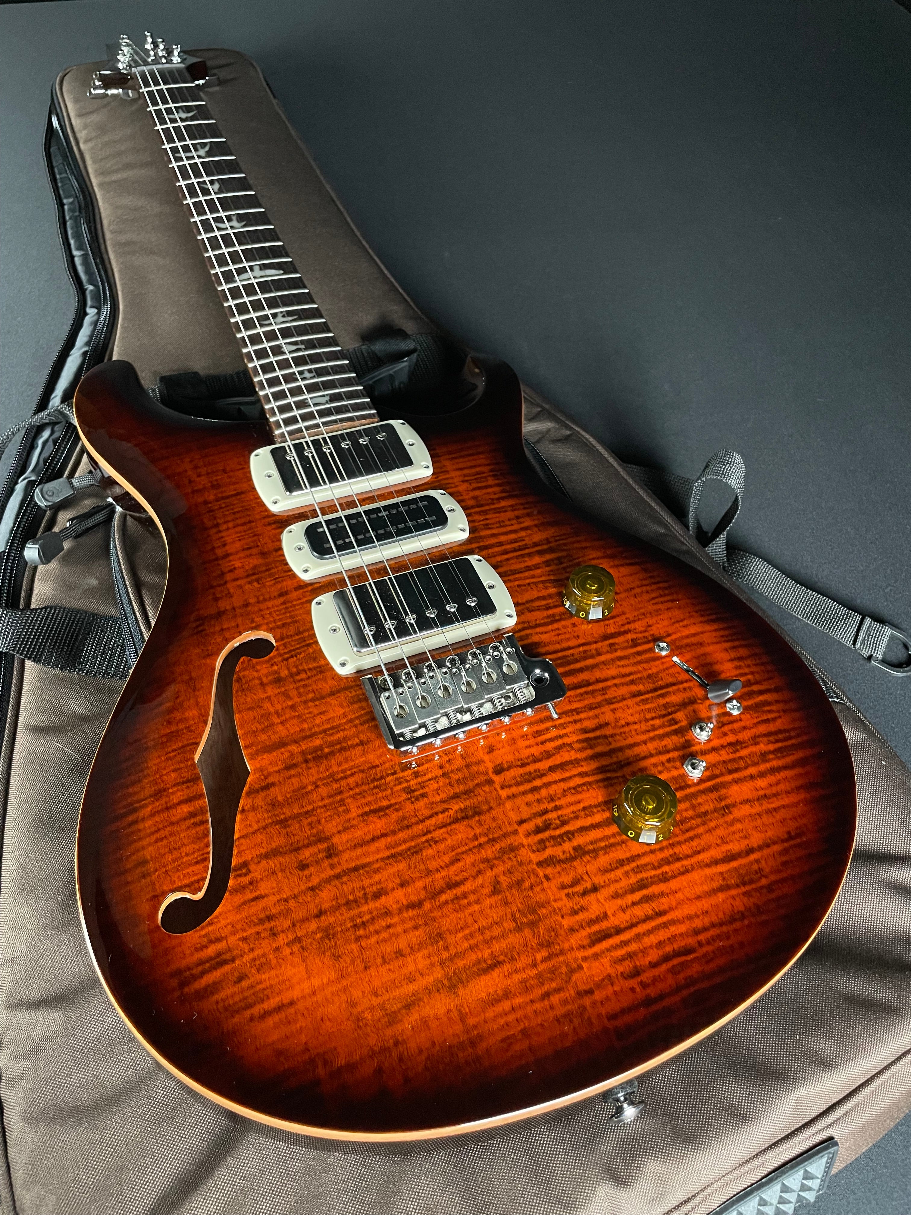 PRS SE Special Semi-Hollow w/Gig Bag - Orange Tiger Smokeburst - Metronome Music Inc.