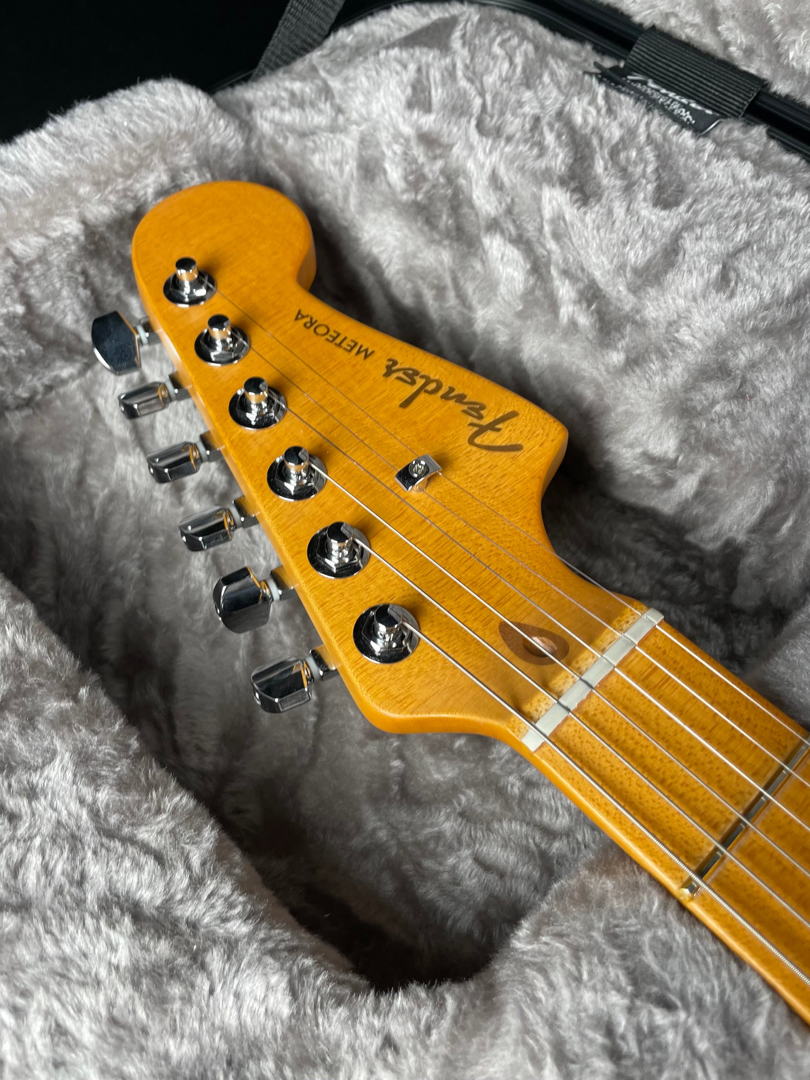 Fender American Ultra II Meteora - Avalanche - Metronome Music Inc.