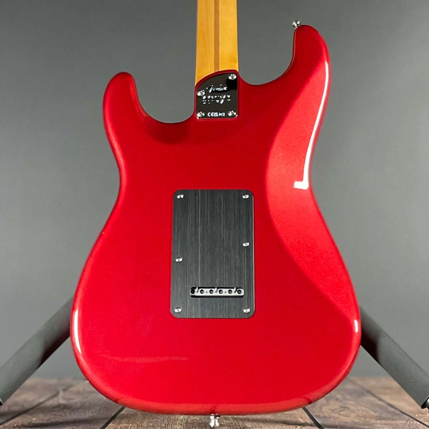 Fender American Ultra II Stratocaster, Maple- Sinister Red (7lbs 15oz) - Metronome Music Inc.